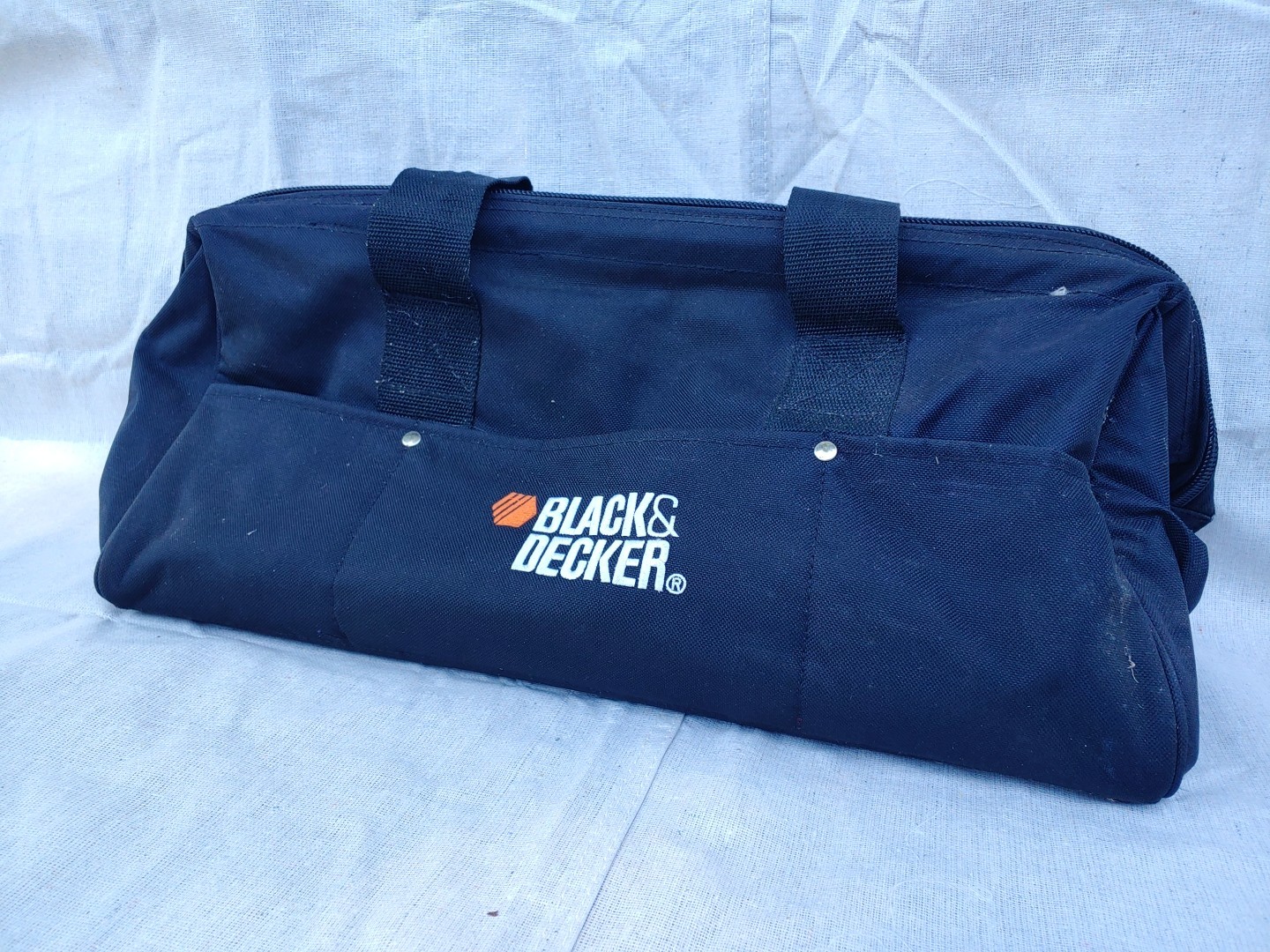 Black & Decker Vintage Tool Zip Up Travel Bag, 18” X 8” X 8.5″ Sturdy Very Good