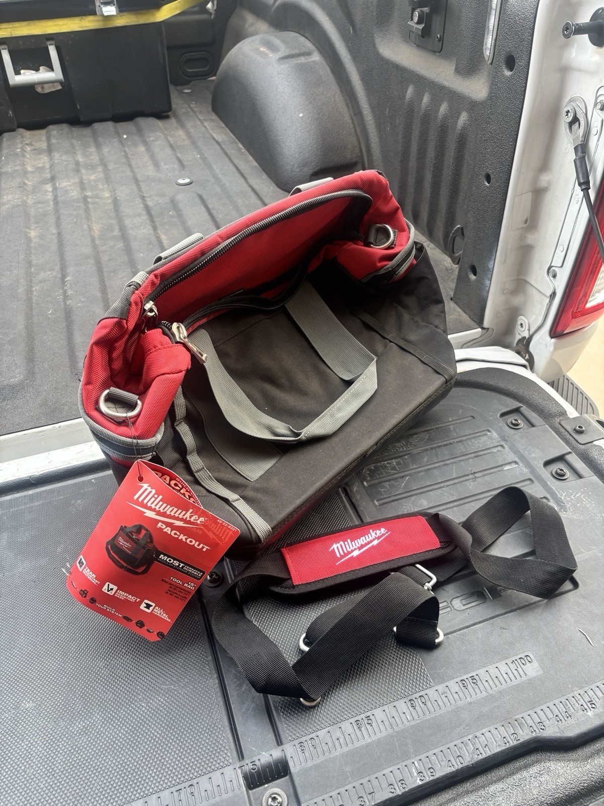 Milwaukee PACKOUT 15in Tool Bag w/ Handle Red/Black/Gray 48-22-8321
