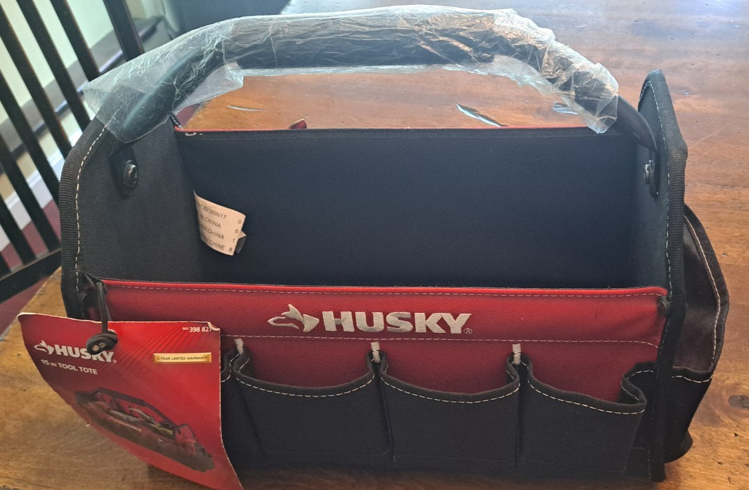 Husky 15-inch tool tote red & black with external pockets