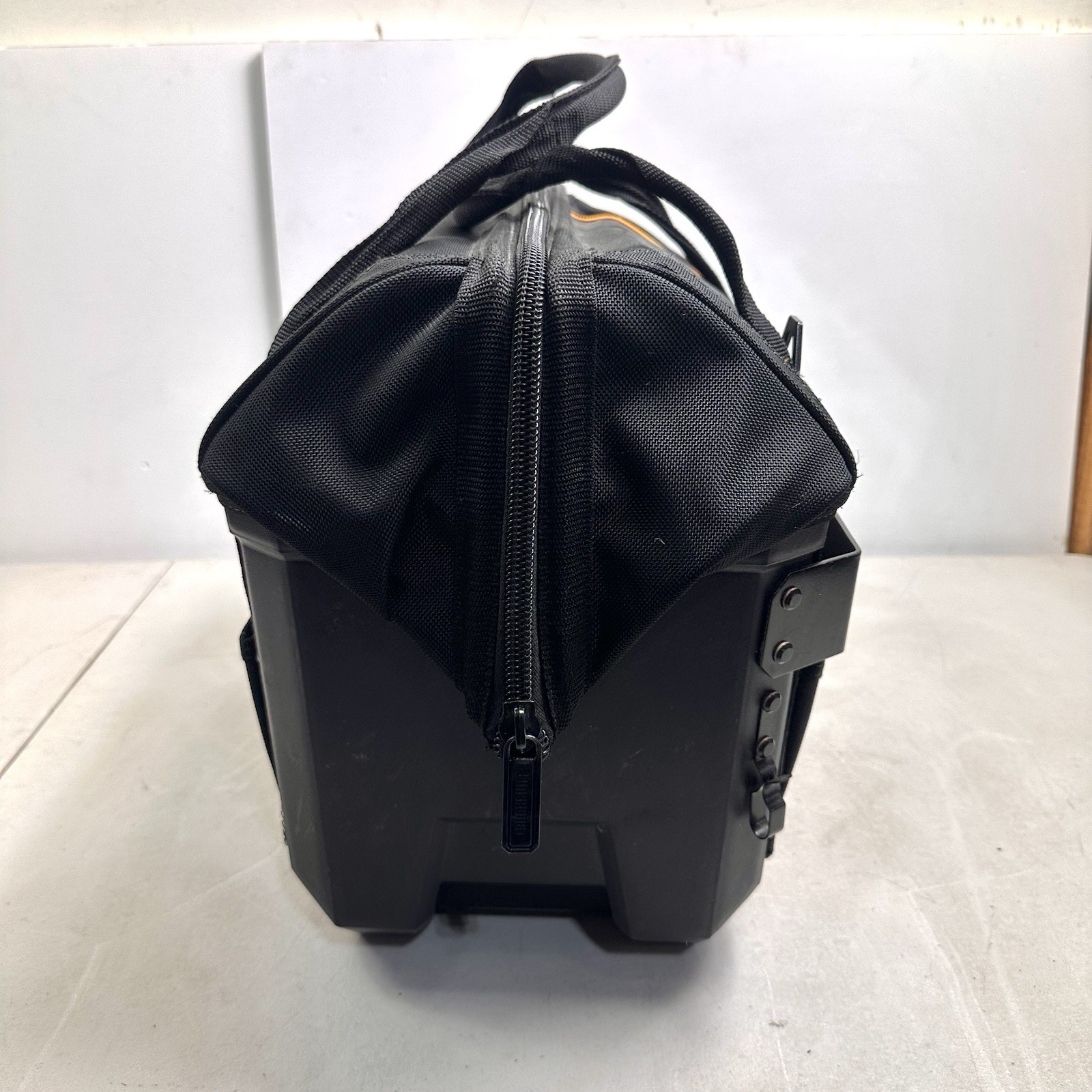 ToughBuilt L Massive Mouth Black Waterproof Storage Clip Pouches Tool Bag 238189
