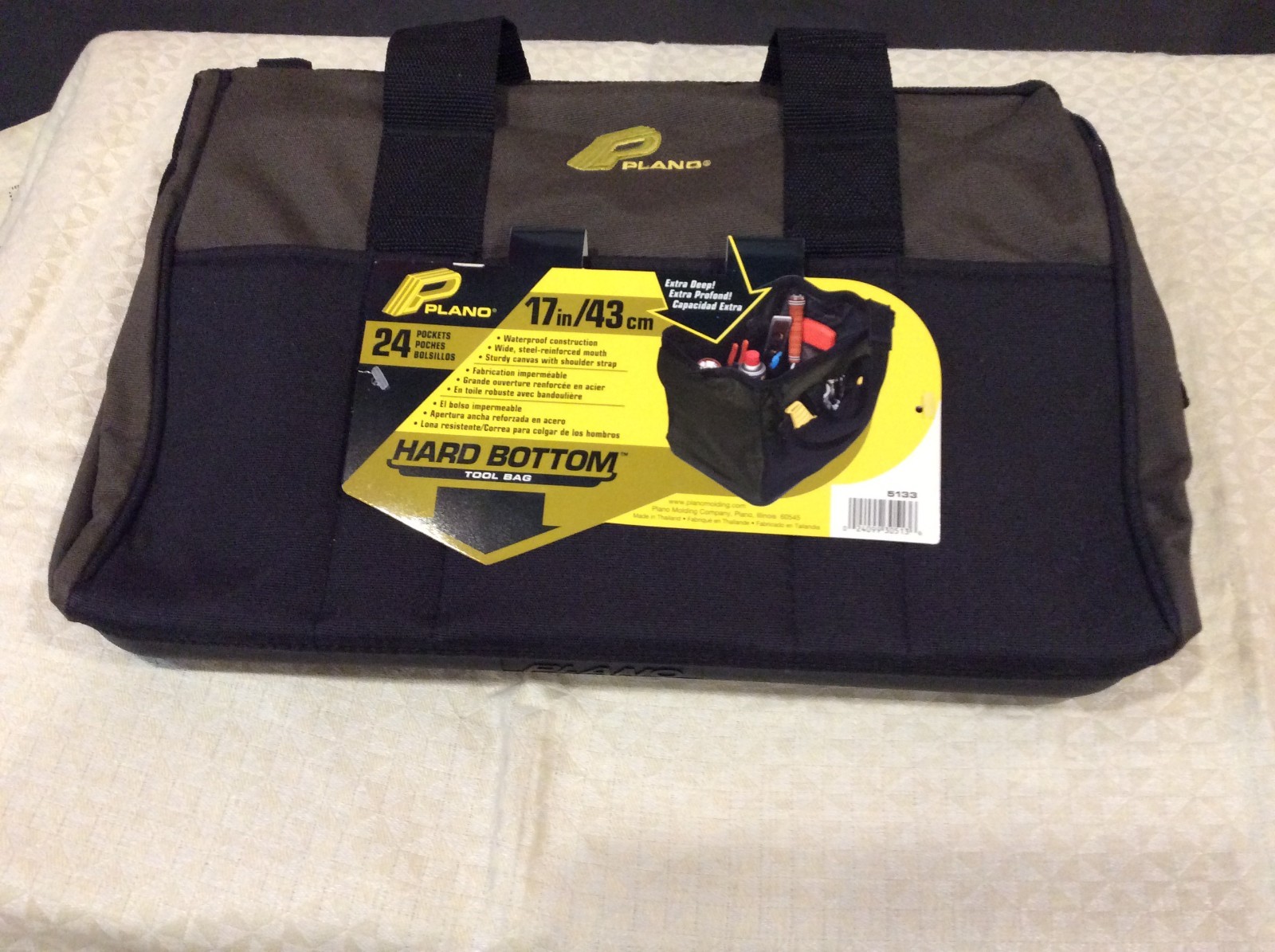 Plano 17in/43cm 24Pockets Hard Bottom Tool Bag Extra Deep 5133