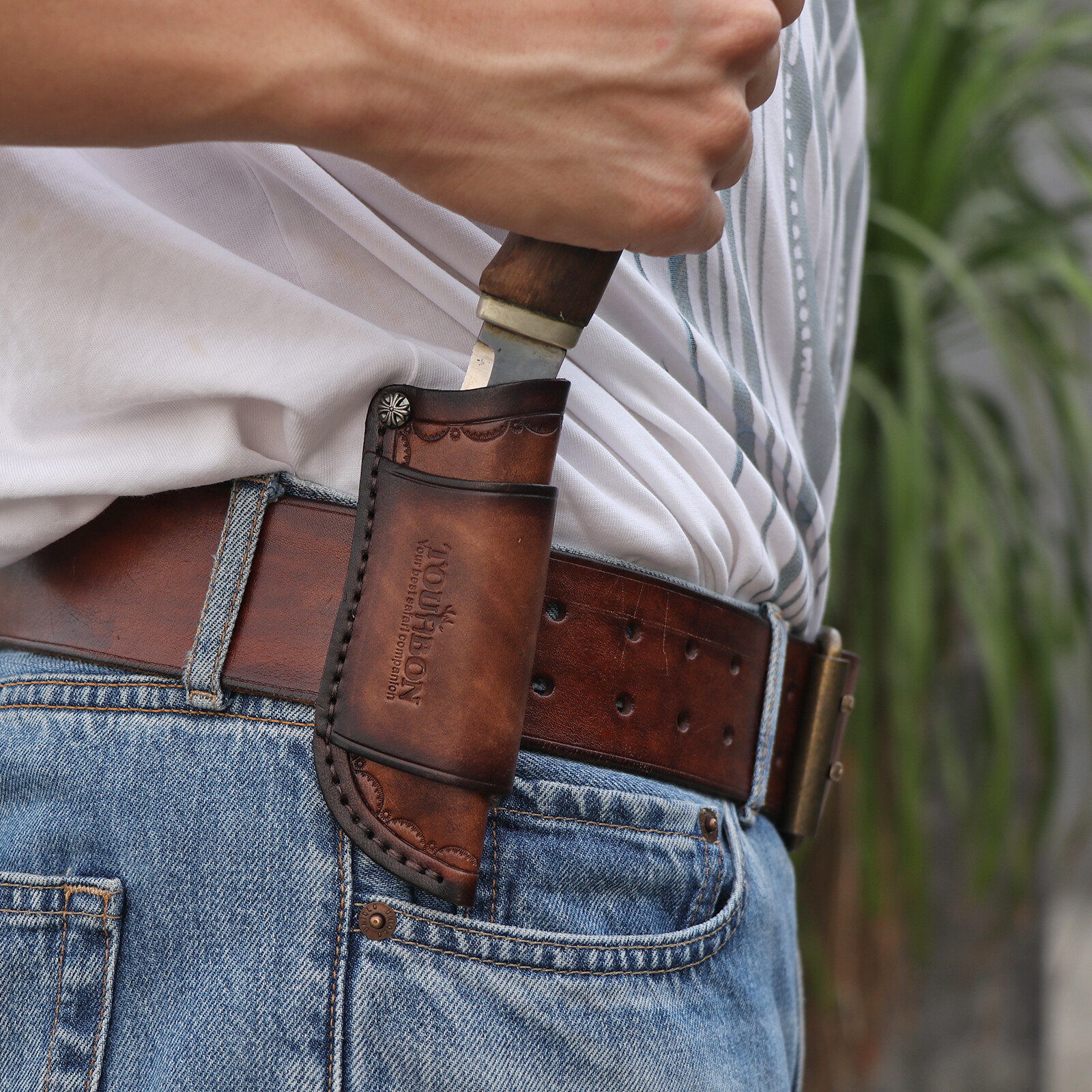 Leather Knife Sheath for Fixed Blade Knives – Belt-Mounted Storage Pocket Case