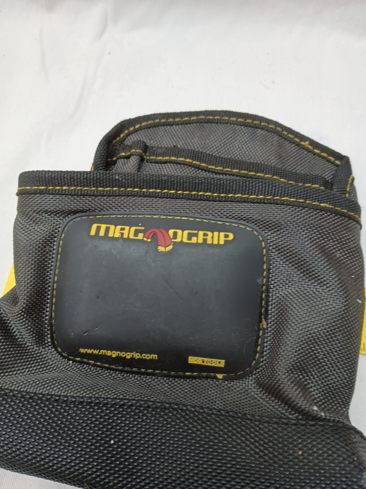 6.5 In. Platinum Pro Magnetic Clip-On Nail Utility Pouch