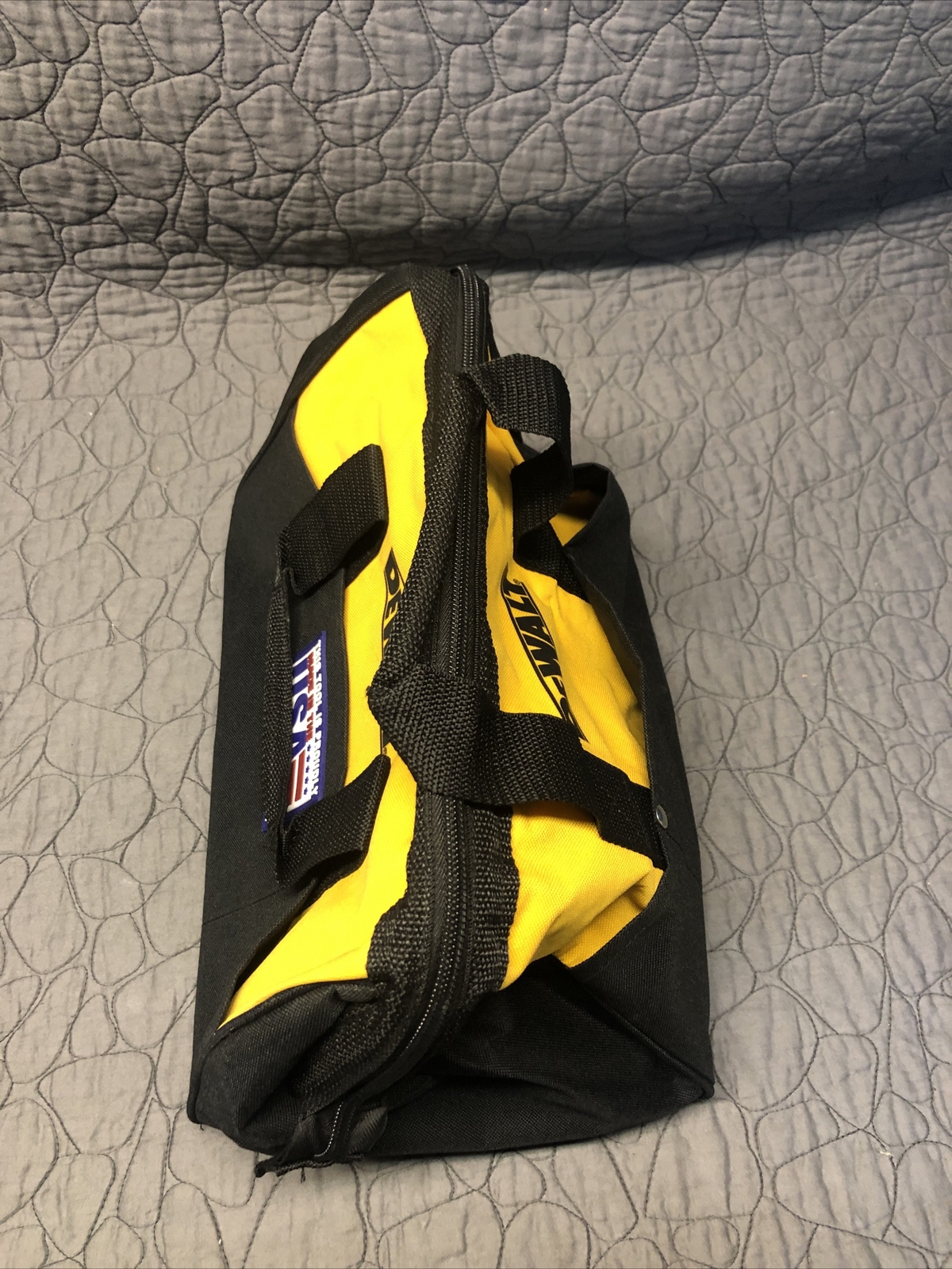 NEW DEWALT Heavy Duty Nylon Tool Bag Tote CarryCase 13″ x 9″ x 10″ w/Tuff Bottom