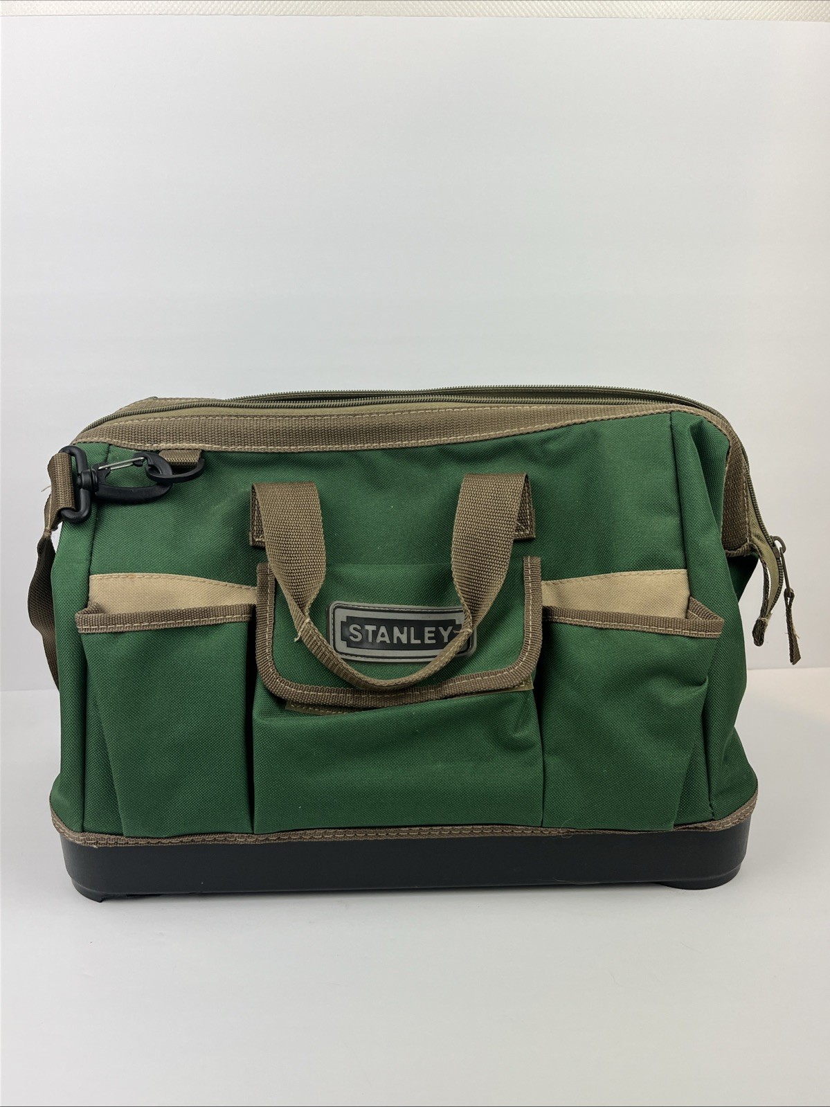STANLEY 16″ Open Mouth Zipper Top Pockets Tool Bag Hard Bottom Green 16x11x9″