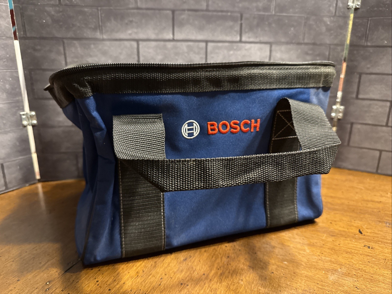 Bosch Medium Heavy Duty Blue Canvas Tool Bag 13” x 9” x 9” 2610041759 NEW Cond.