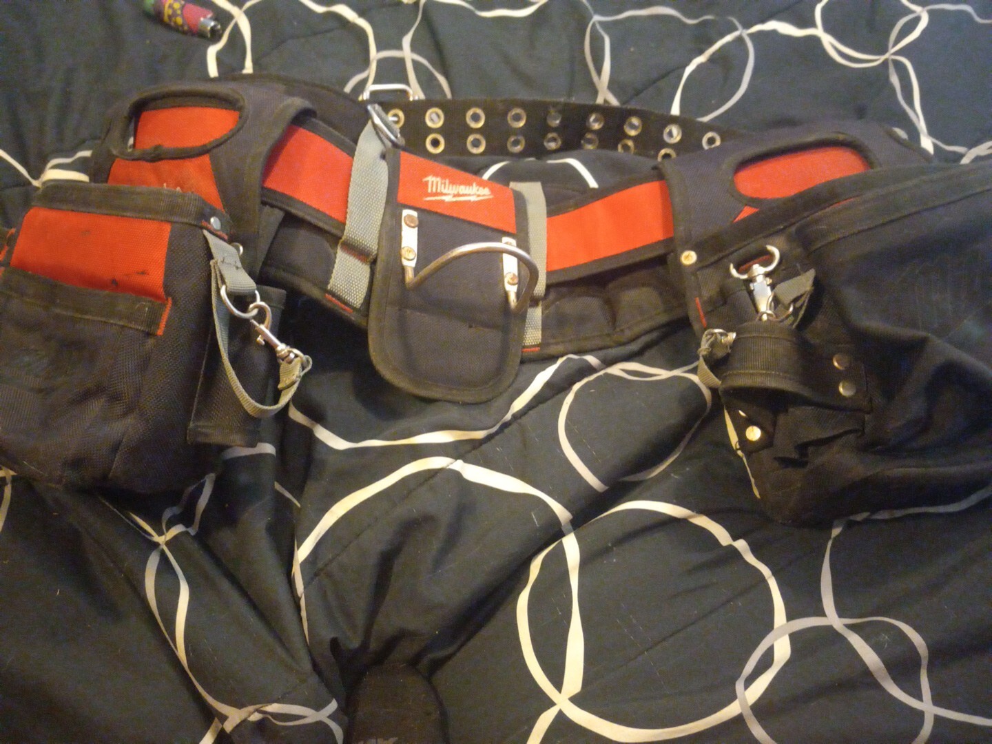 Milwaukee 48-22-8110 28 Pocket Electricians Adjustable Tool Bag Belt Set