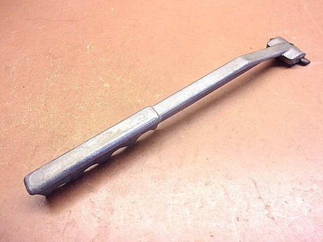 Unique Aluminum Scraper 10″ Long w/Fingergrip Handle Weighs Just 5 Oz.