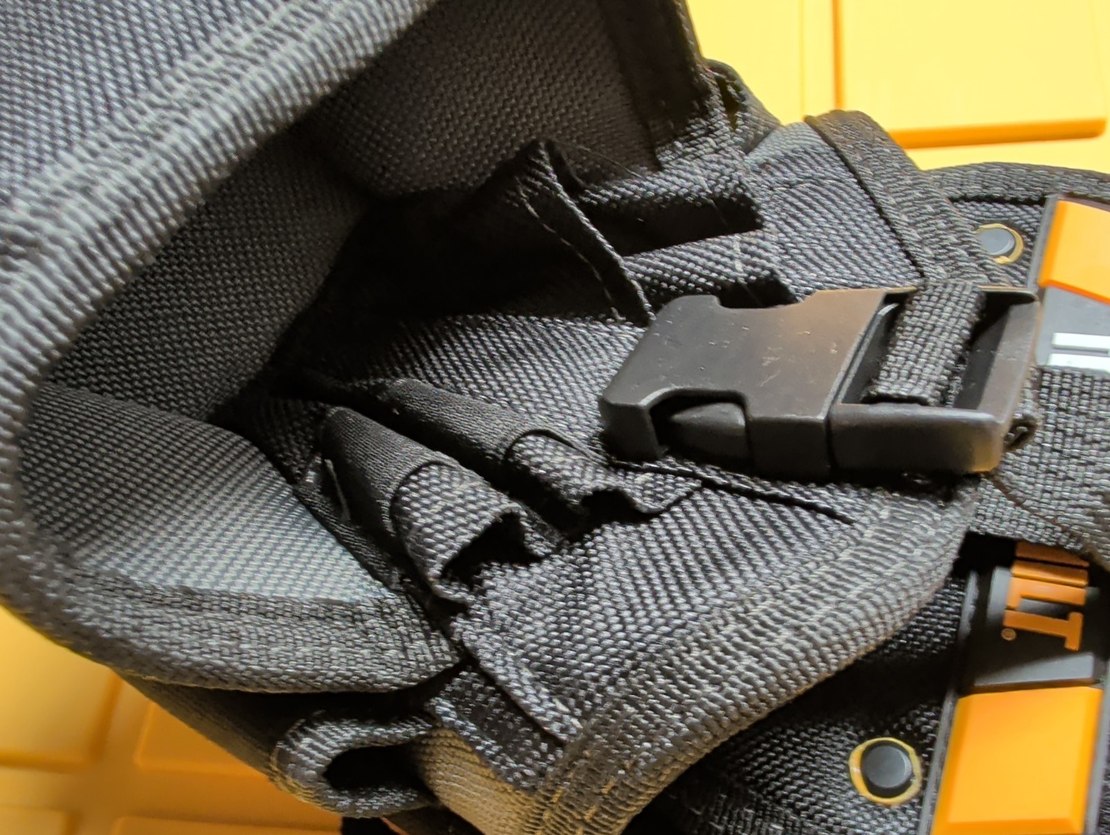 ToughBuilt TB-CT-20-LX Drill Holster Tool Pouch Belt Cliptech 15 Pockets & Loops