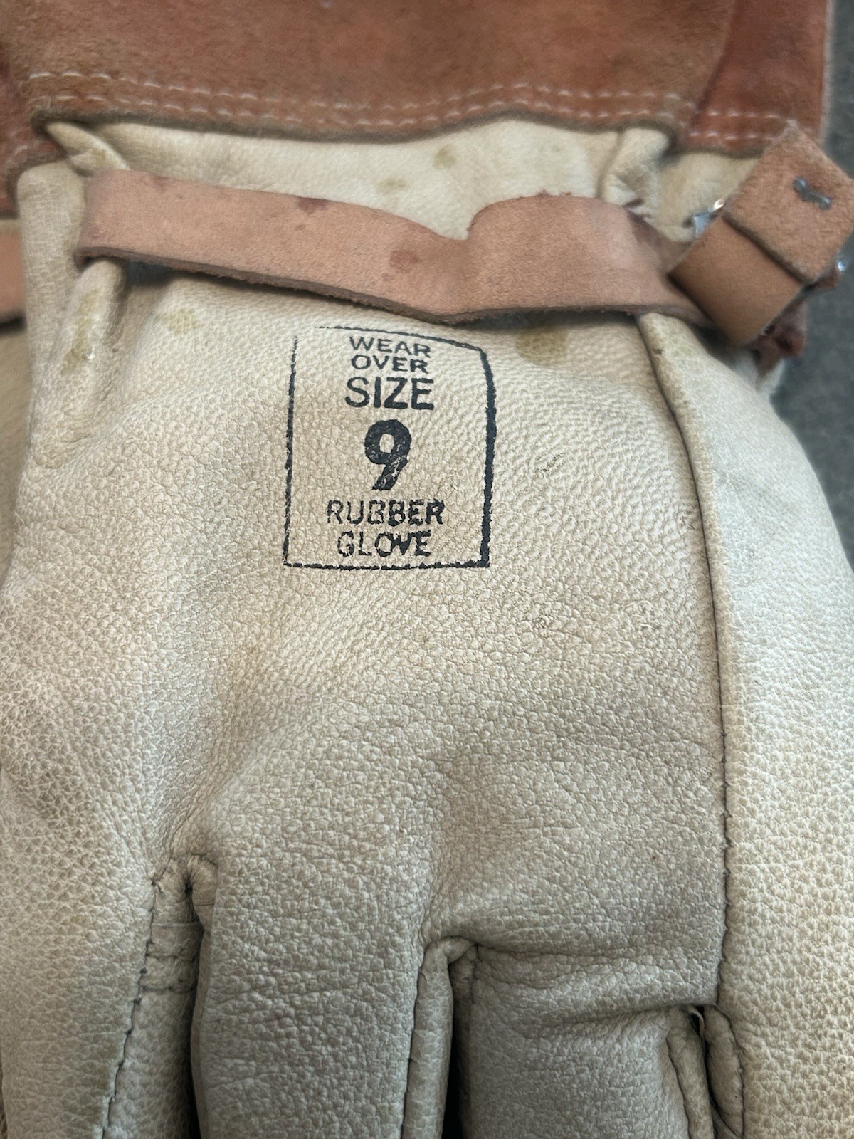 Vintage Klein Tools 5109 14″ Canvas Bucket Carrying Bag & Glove Bag & Gloves