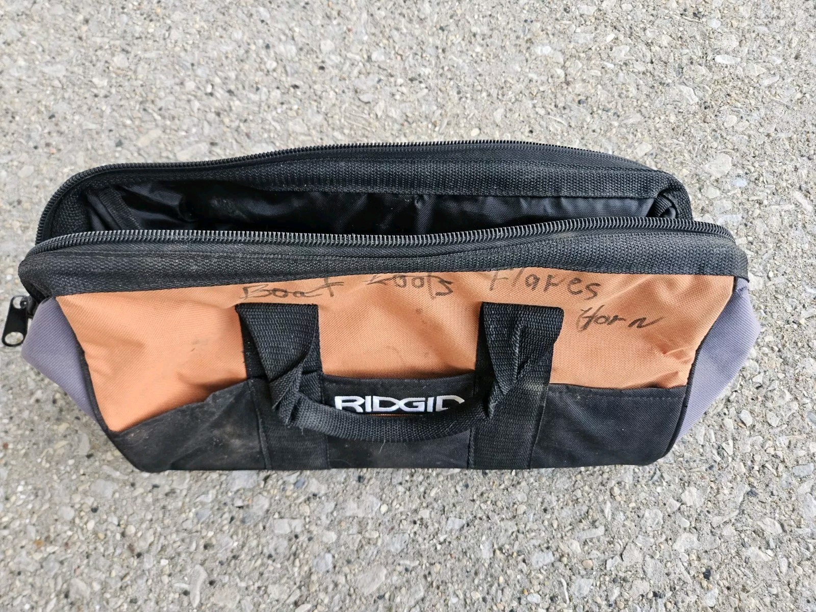Ridgid Zippered Tool Bag 16x10x8 Side Pockets Canvas Double Handles Used