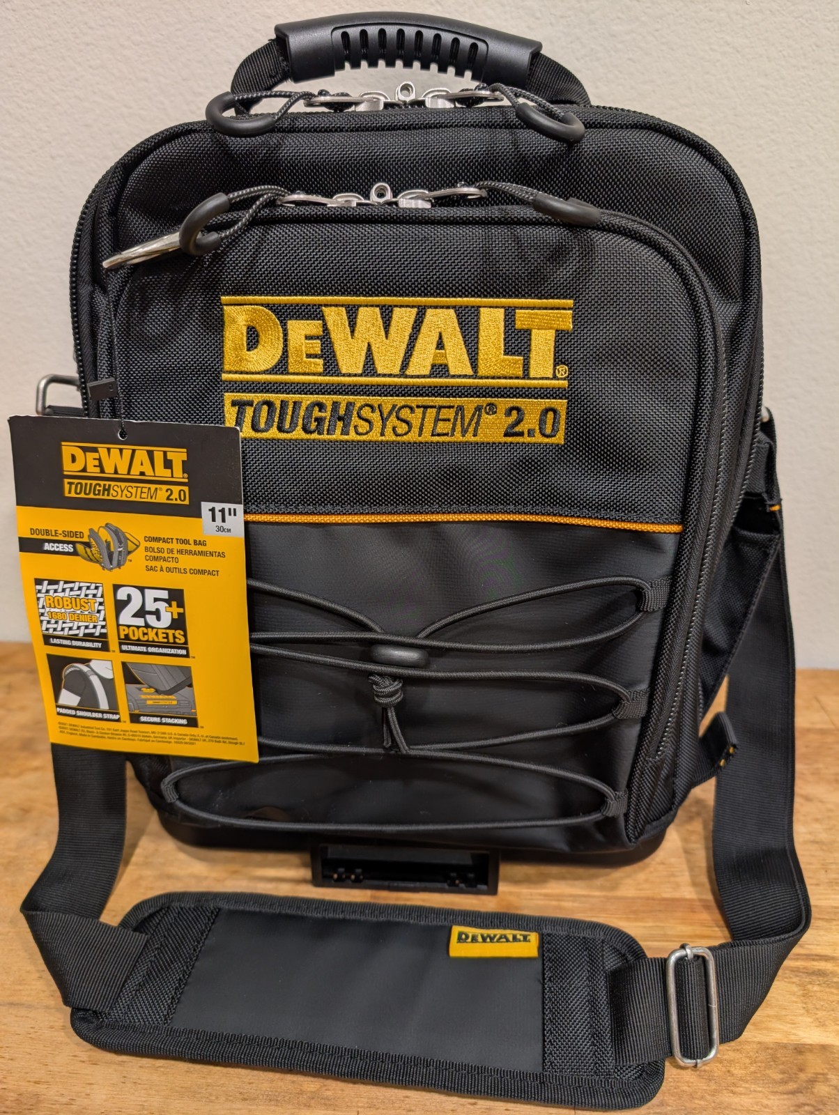 DeWALT (DWST08025) TOUGHSYSTEM 2.0 1680D 11″x 15″ in Compact Tool Bag 25 Pockets