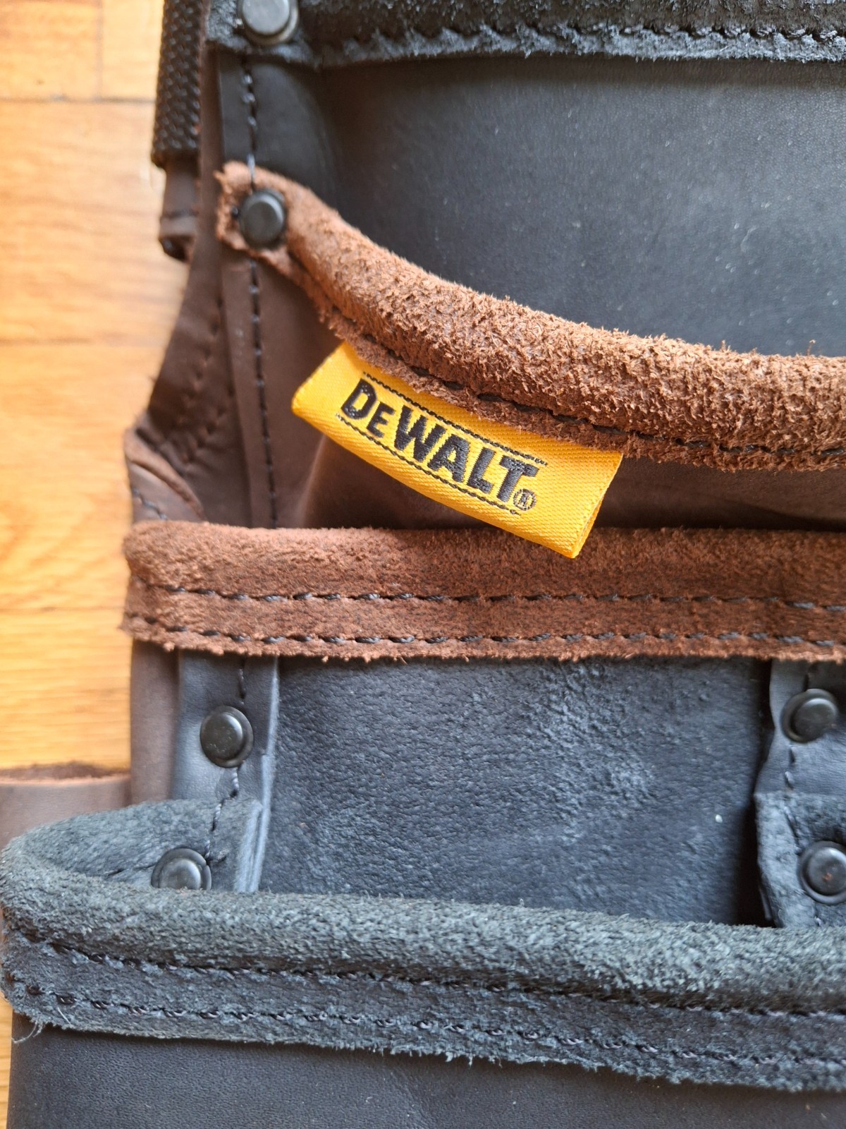 DeWalt DWST550113 Leather Tool Rig – Tool Apron – New
