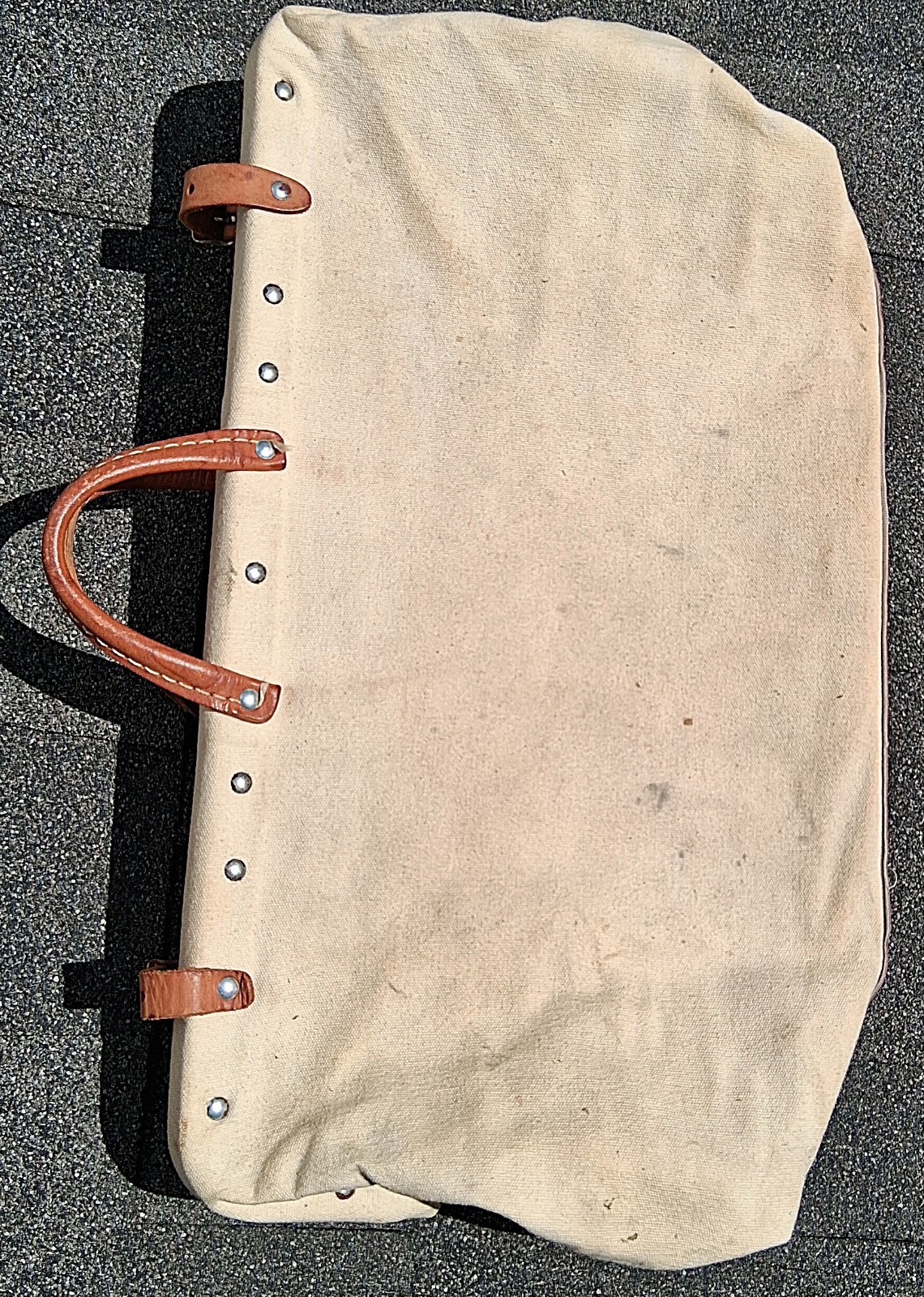 Klein Electrical Tool Bag 5102-22, Canvas, 22″ x 13″ x 10″ Nice Shape