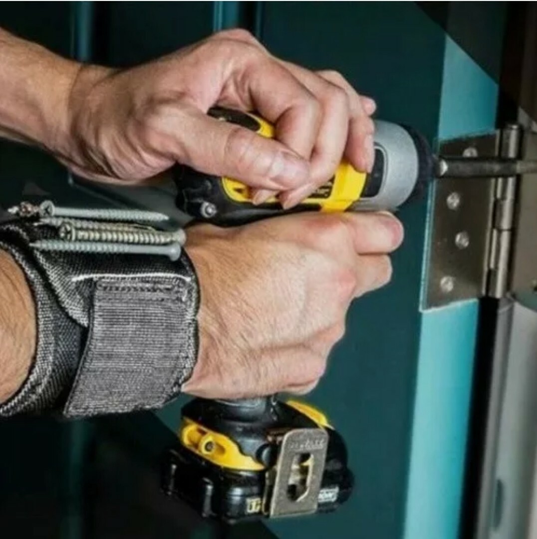 🔥BRAND NEW – Magnetic Wristband (2 pack) Holding Tools Screws Nails Gift Men 🔥