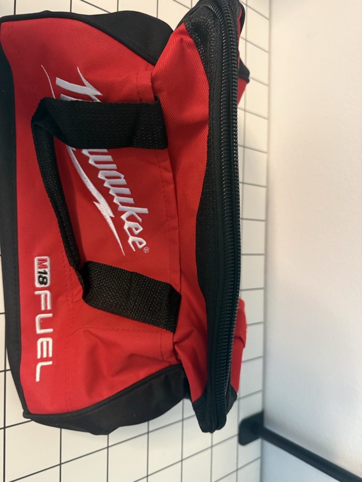 Milwaukee 902001011 Tool Bag – Red