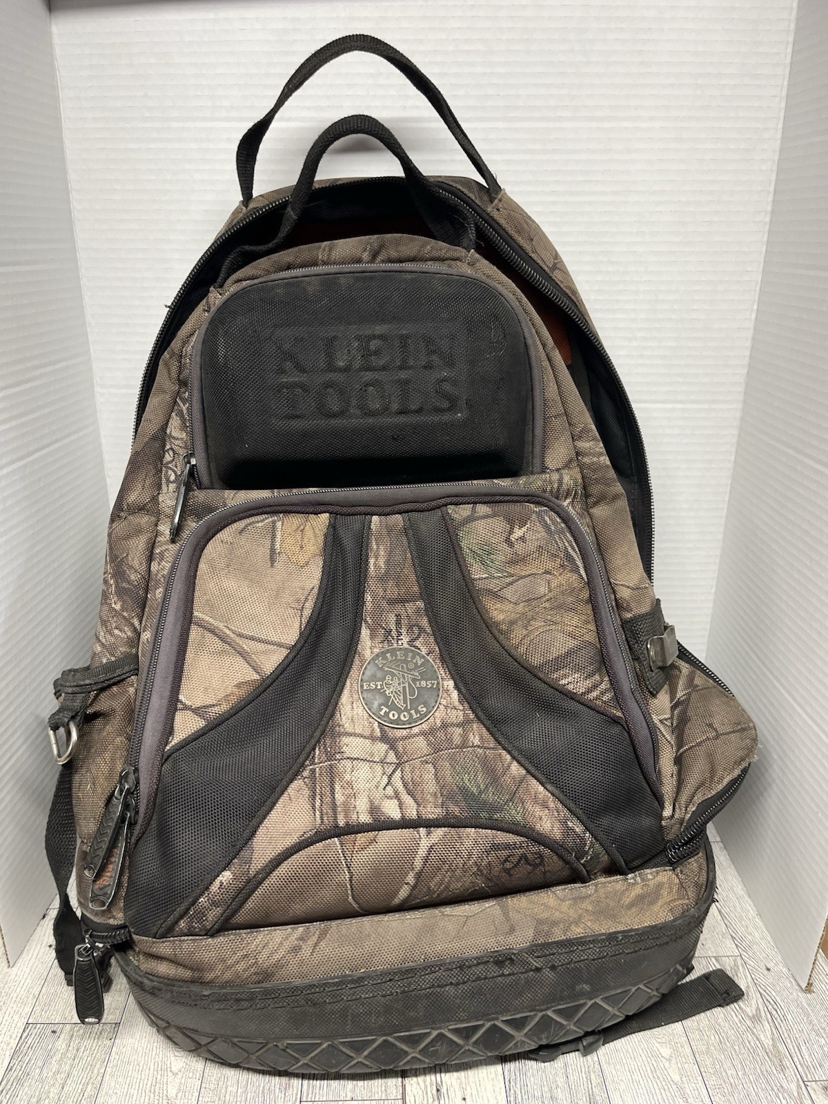 Klein Tools Camouflage Backpack Tool Bag Work Handyman Heavy Duty Tradesman READ