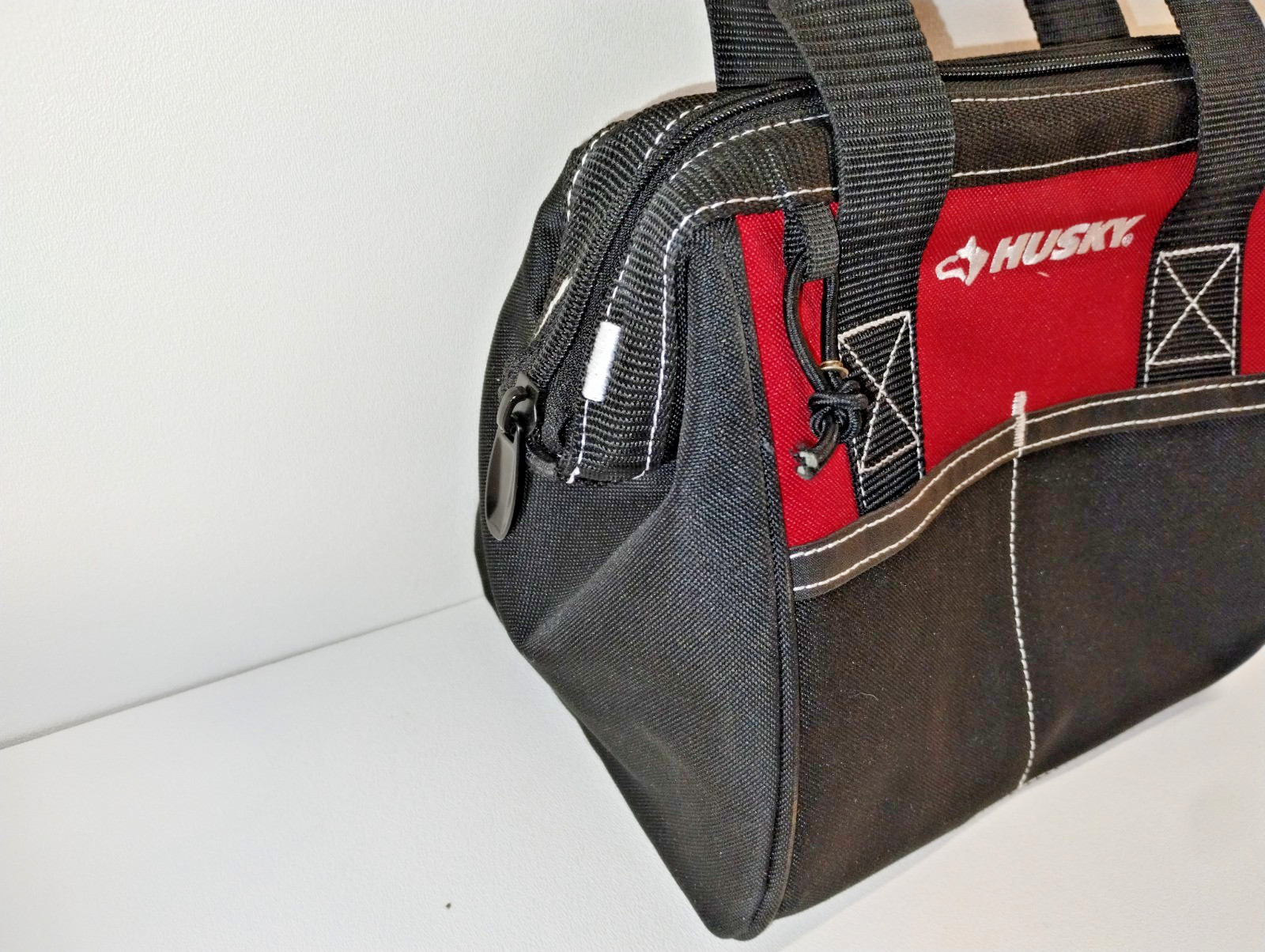 Husky 10″ Zippered Tool Bag, Pre-Owned, Not Used, VGC! Red & Black.
