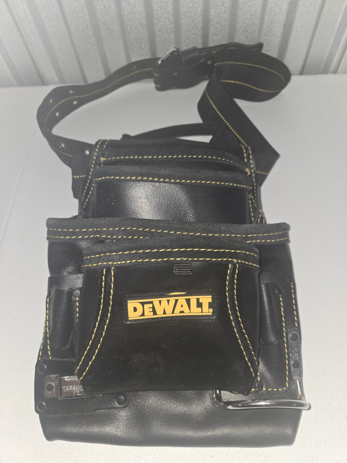 DEWALT Leather Carpenter Tool Pouch Nail Bag w/ Adjustable Belt Framing Rig