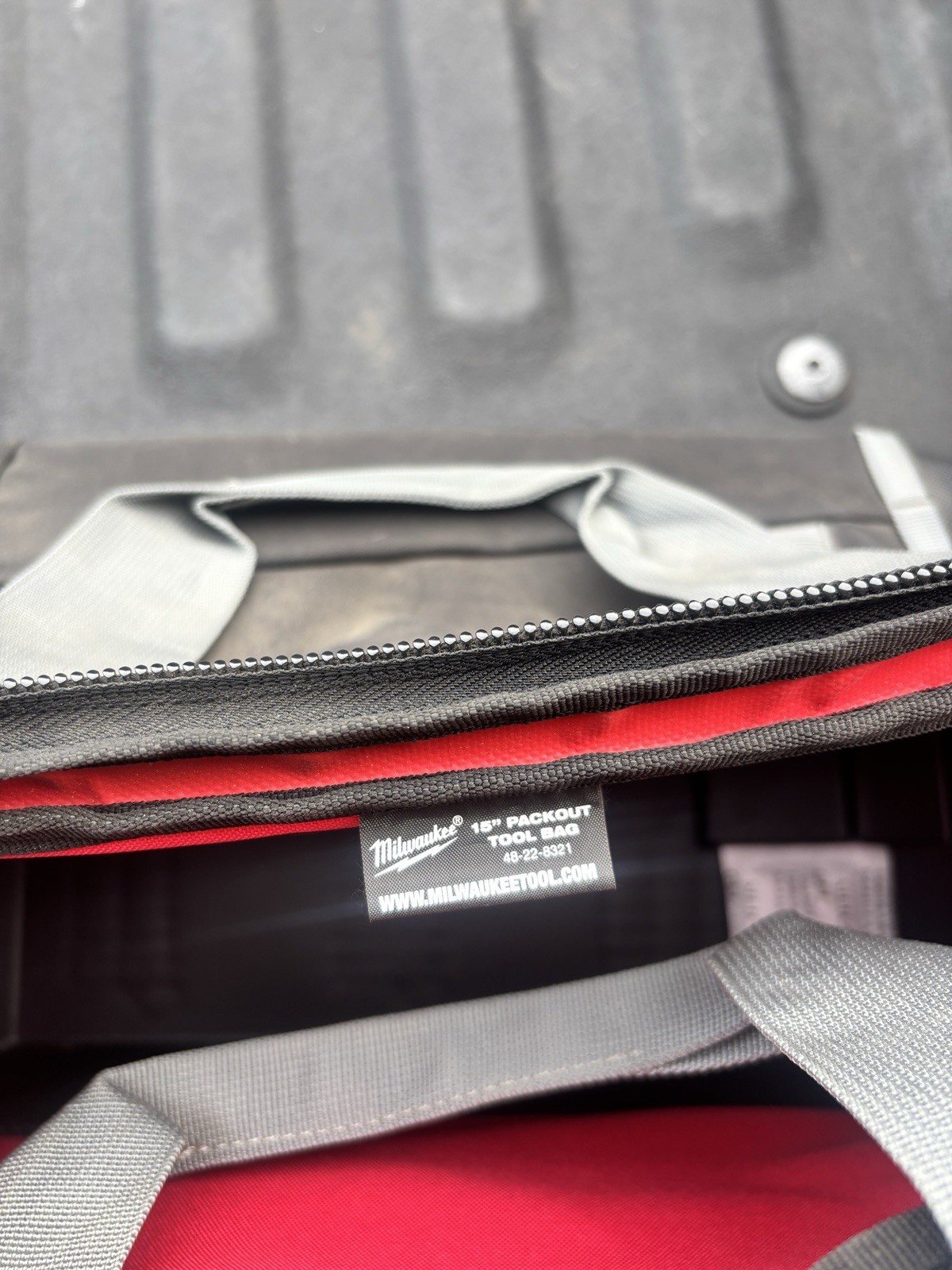Milwaukee PACKOUT 15in Tool Bag w/ Handle Red/Black/Gray 48-22-8321