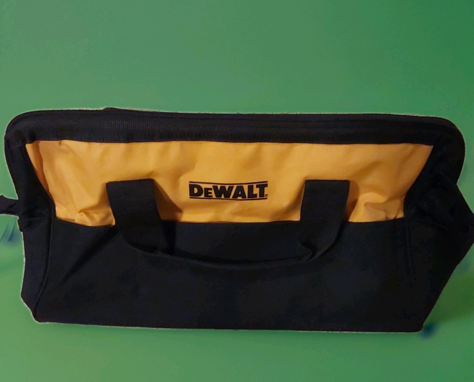 Dewalt DCK019 Tool Bag Heavy Duty Ballistic Nylon 19” x 12″ x11″ w 6 pockets