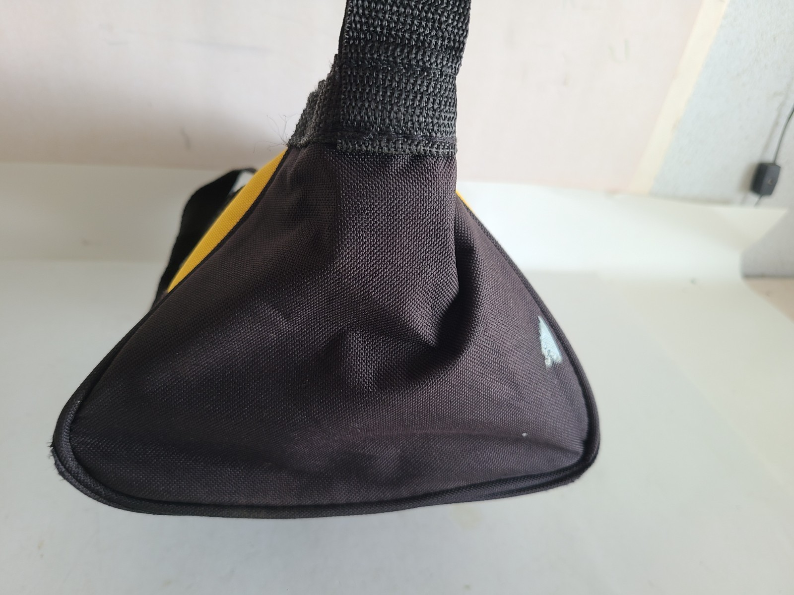 DEWALT 11″ Contractor Tool Bag N294699 Yellow/Black Small (11×8.5×7) Free Ship