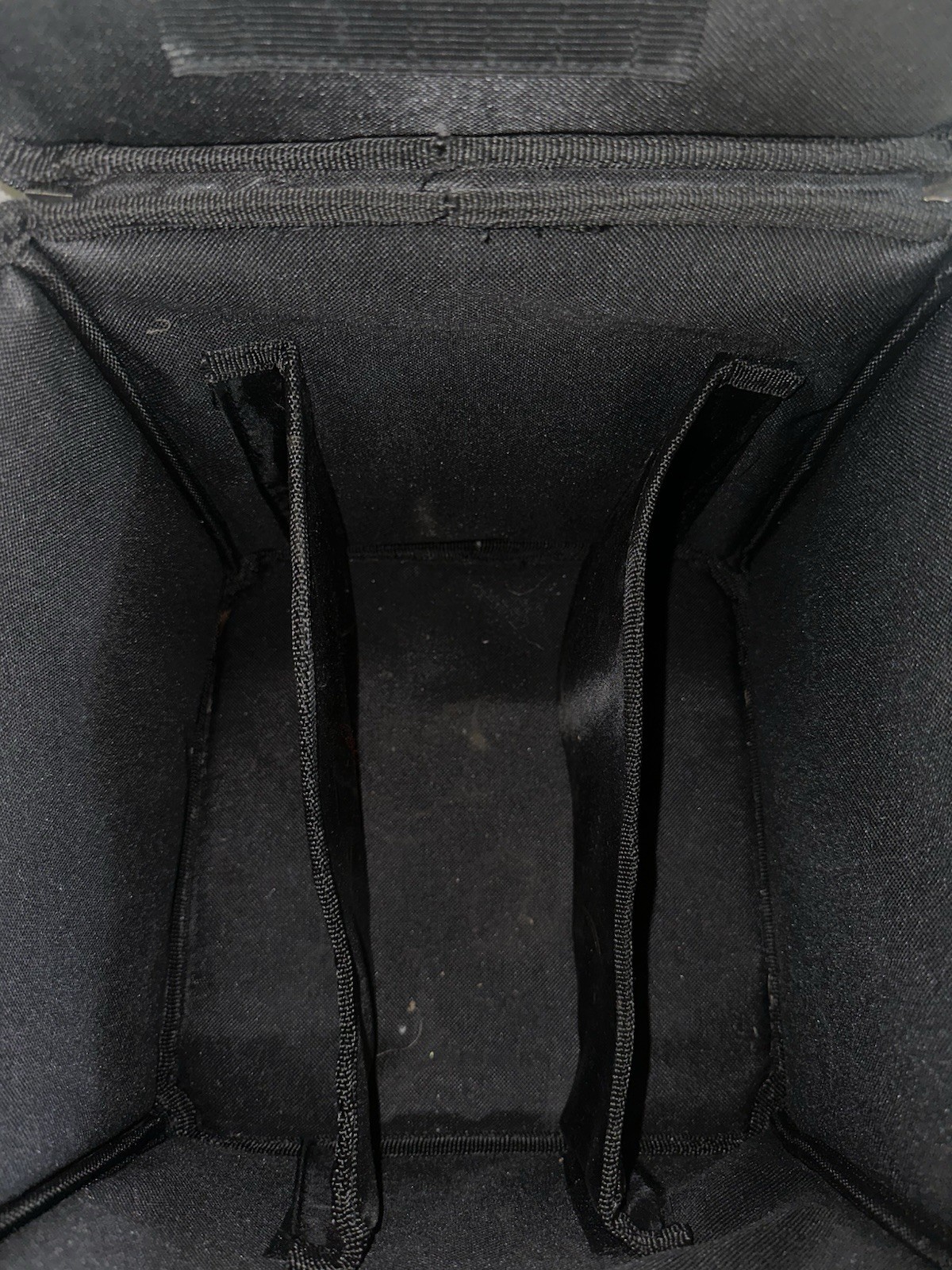 Makita 10″ Square Lithium-Ion Storage/Carry bag with Shoulder Strap and Dividers