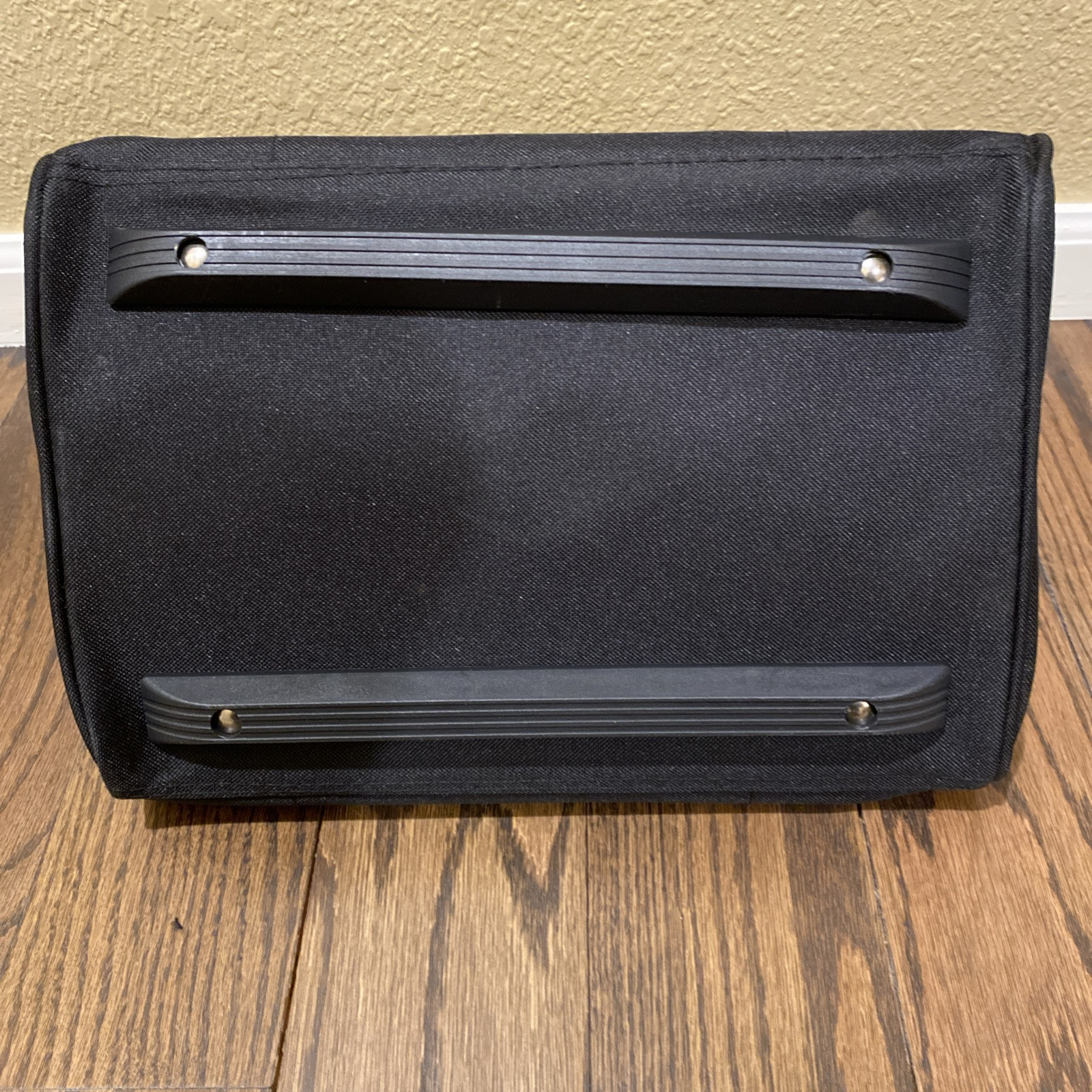 DEWALT Contractors Doctors Type Holdall Tool Tote Bag N037466 9″ x 12″ x 9″ tall