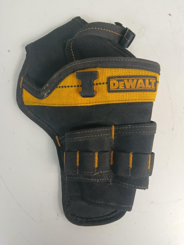 DEWALT Canvas Drill Holder (P24034589)