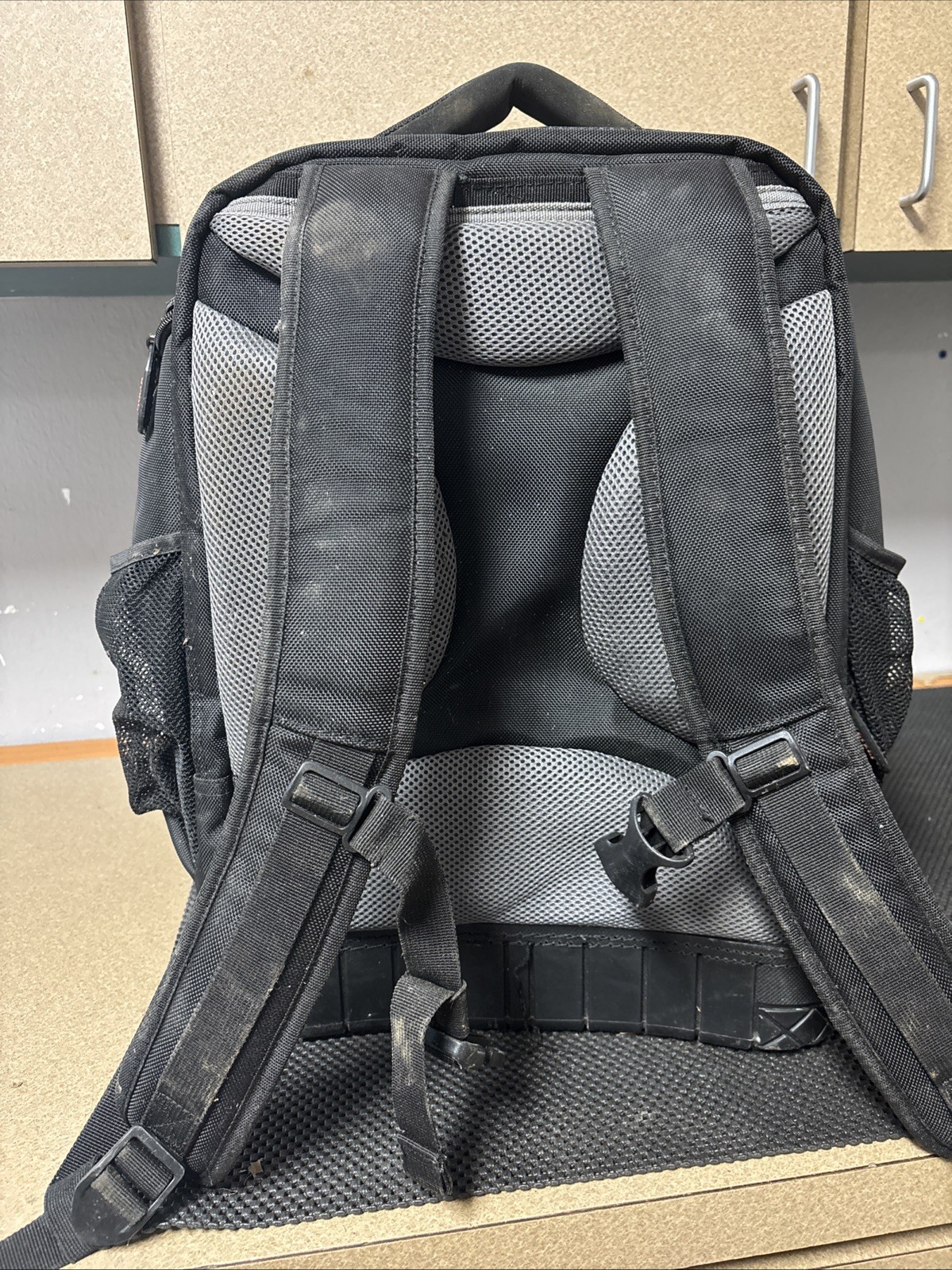 KLEIN 55603 TRADESMAN PRO TABLET BACKPACK used. FREE SHIPPING!! B2