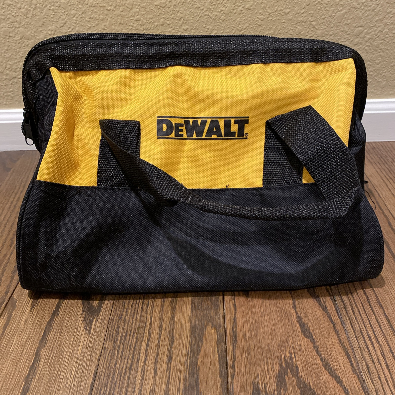 DEWALT Contractors Doctors Type Holdall Tool Tote Bag N381993 10″x 12″ 9″ tall