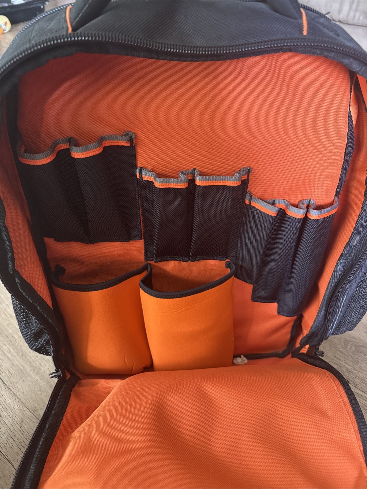 Klein Tools Tradesman Pro 25 Pocket Nylon Padded Backpack Tool Bag Laptop Pocket