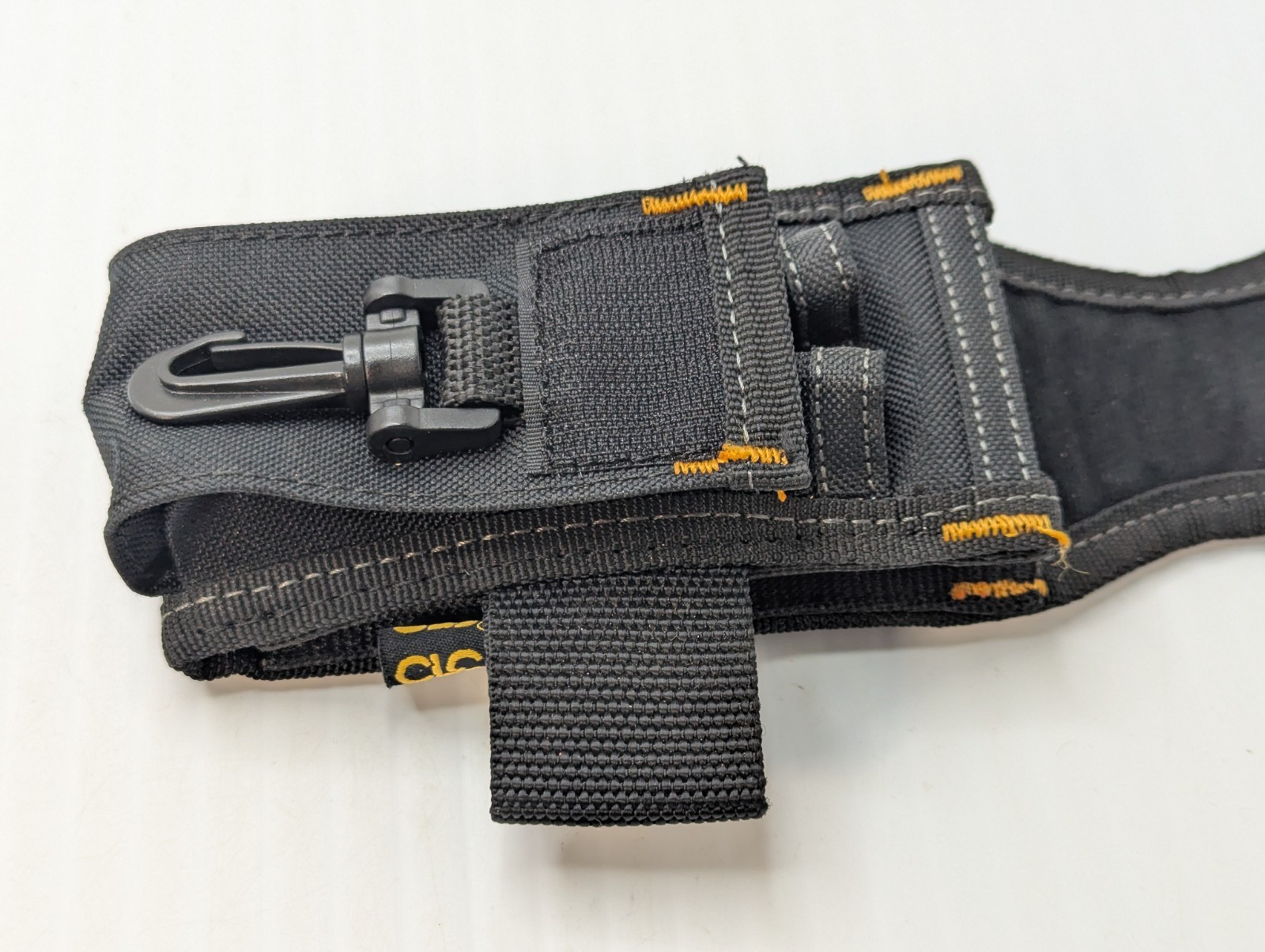 CLC Custom LeatherCraft 5-Pocket Cell Phone / Tool Holder With Clip – 1105