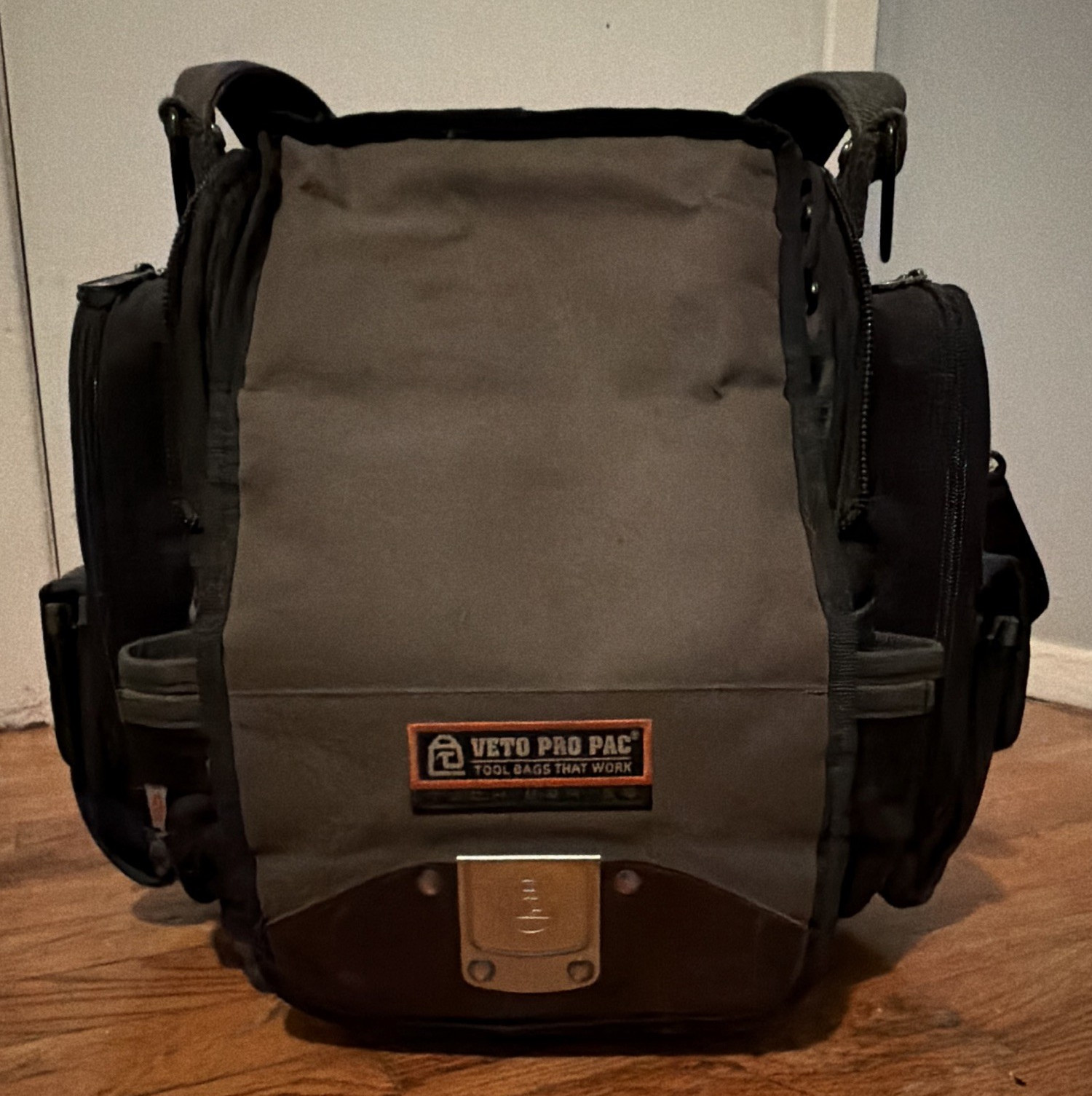 VETO PRO PAC Tech Pac Tool Backpack Black/Gray Padded Straps w/ Handle