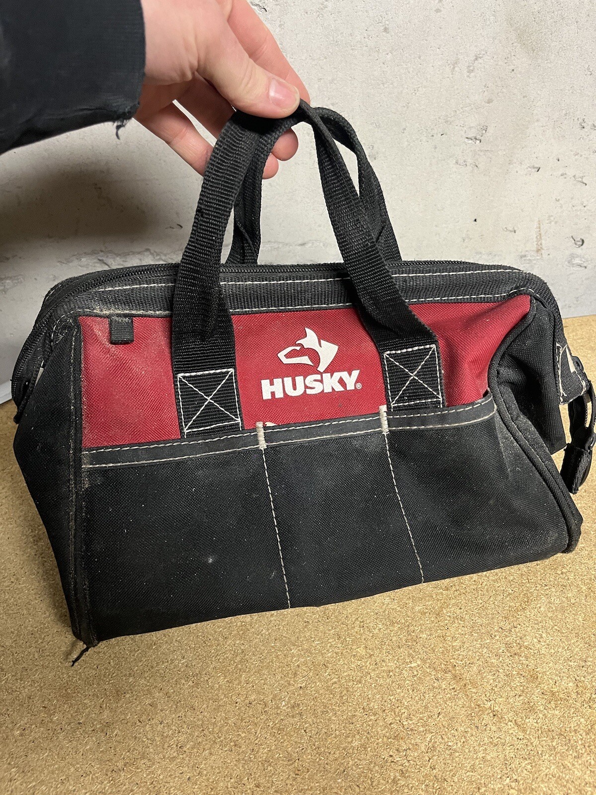 Husky Zippered Tool Bag 9 in 10 Pocket Water Resistant Dual Padded Handles