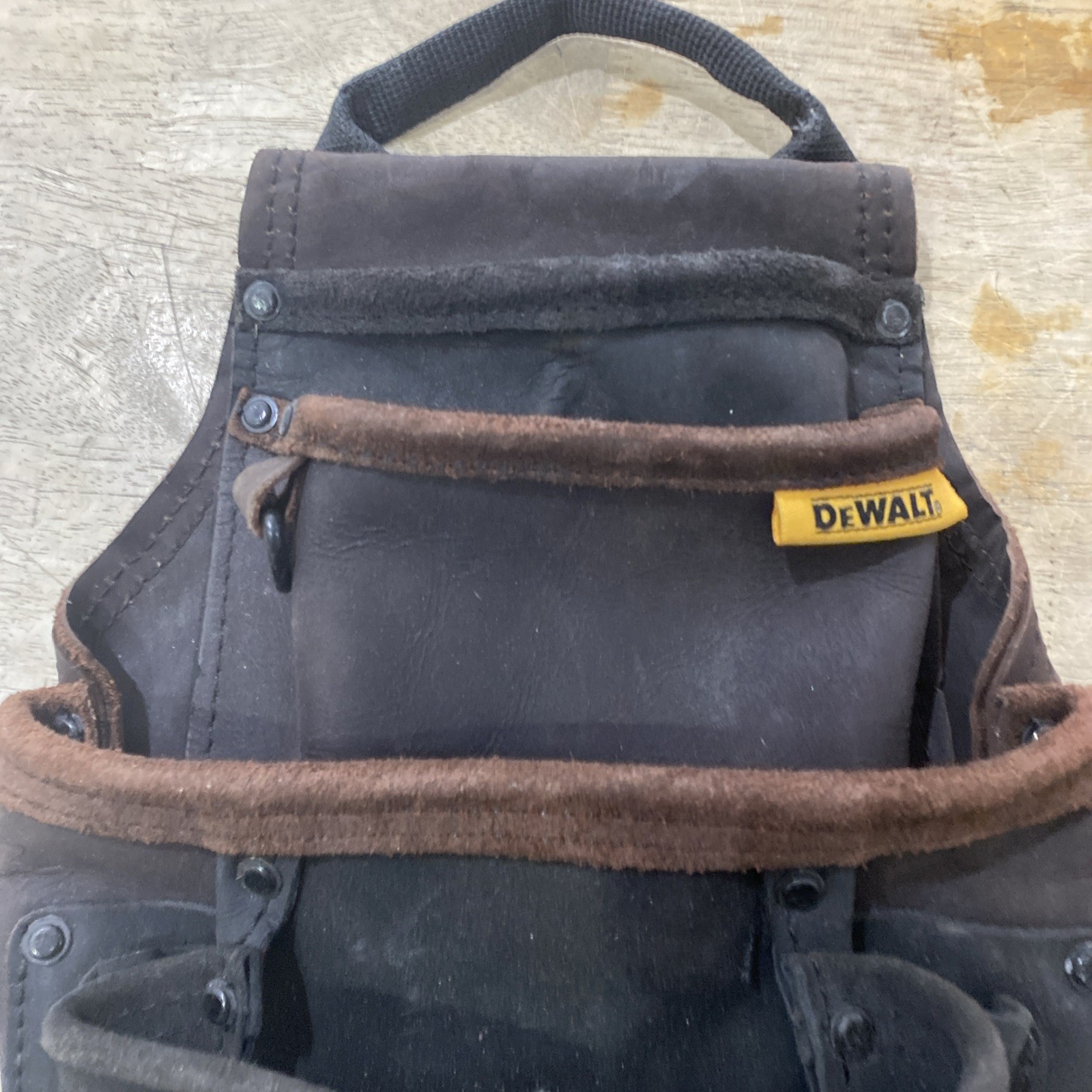 DEWALT Leather Pouch W/Belt