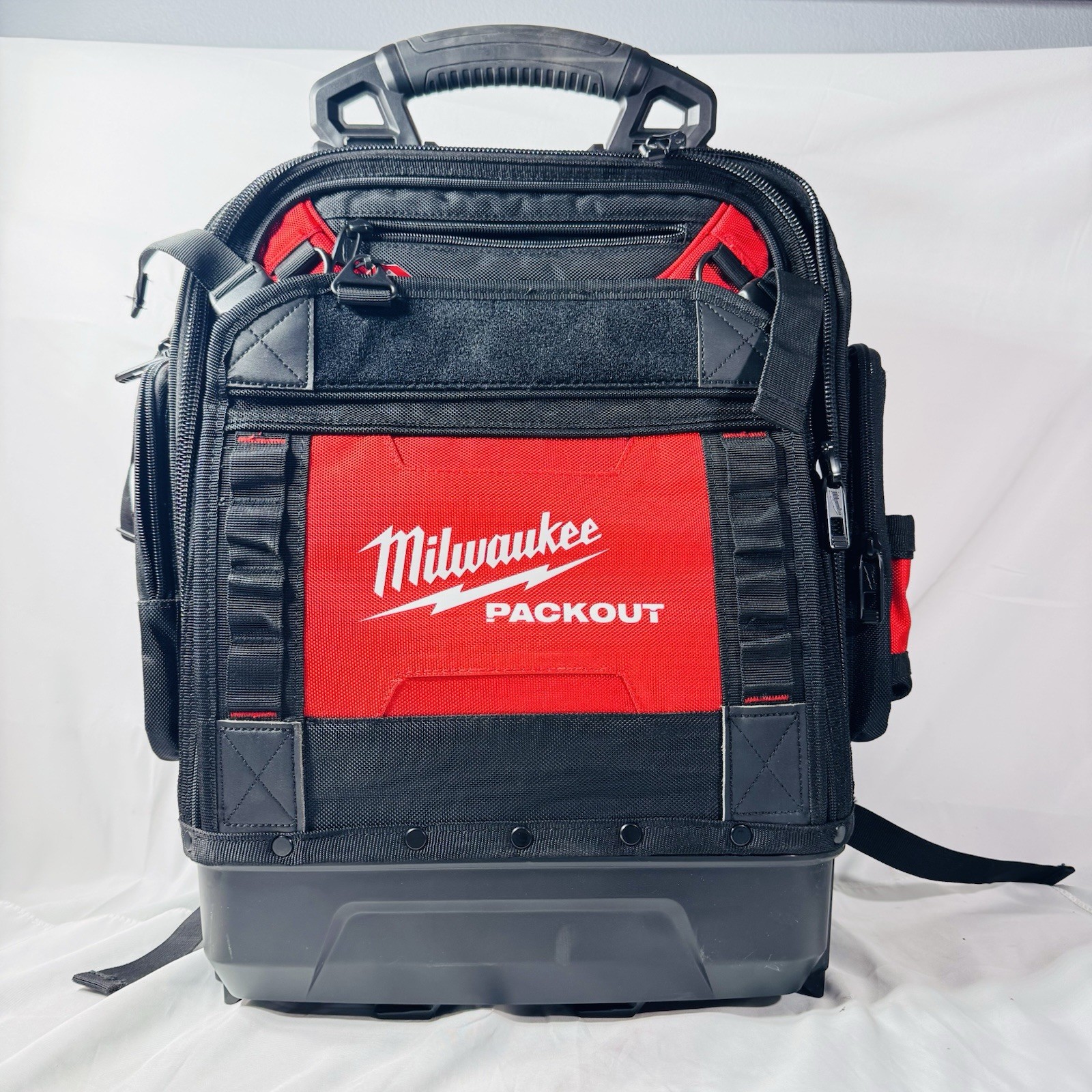 Milwaukee 48-22-8303 PACKOUT Structured Backpack