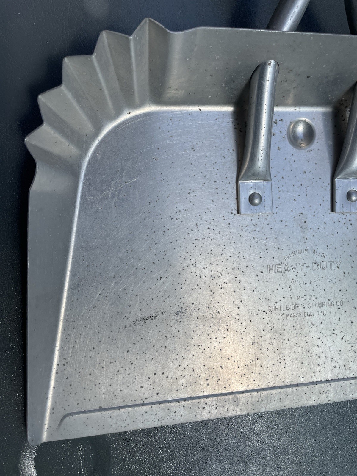 GUETLE DIE & STAMPING CO. Aluminum Dust Pan – Heavy Duty Contractor Tool OHIO