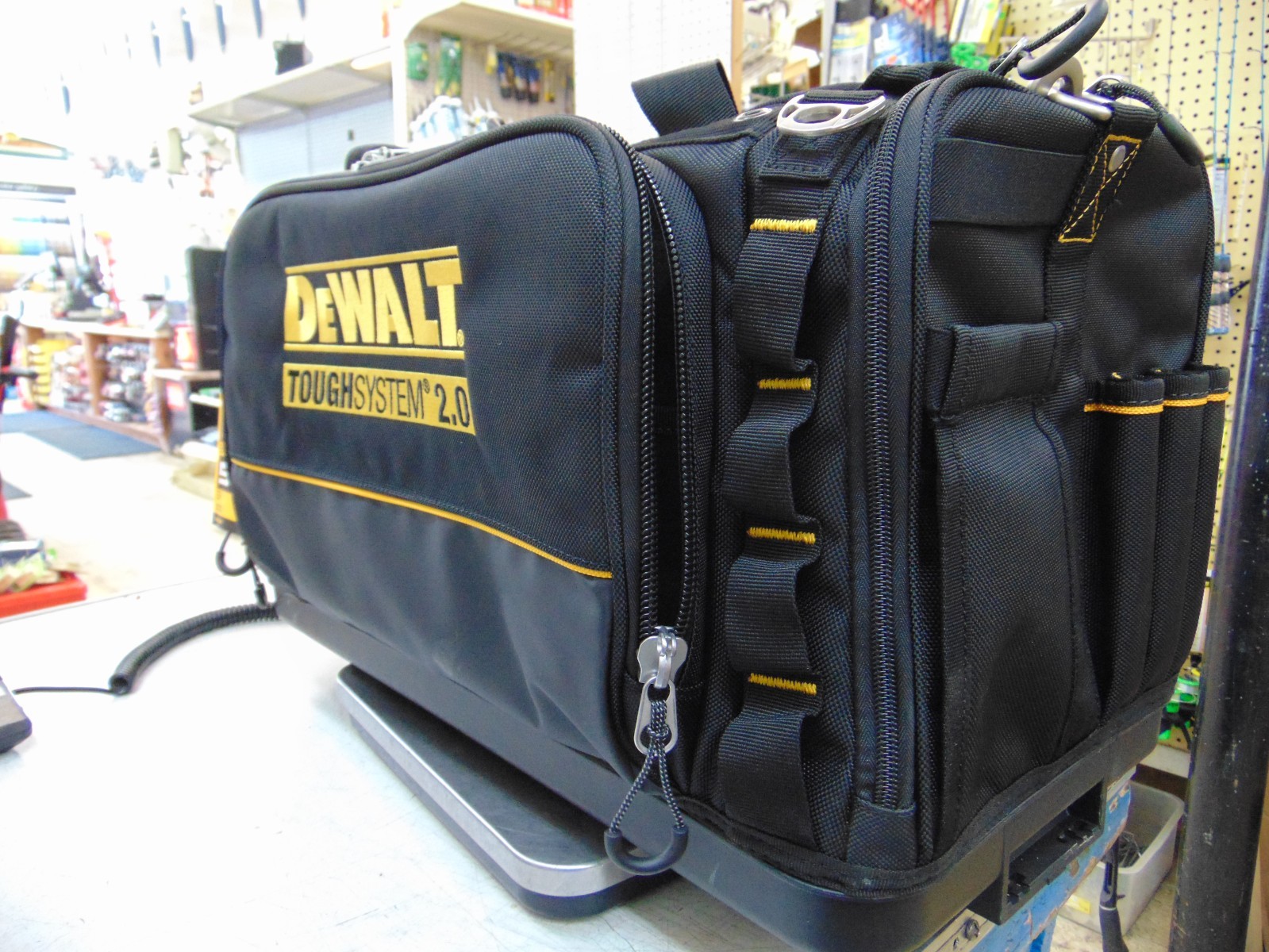 DeWALT TOUGHSYSTEM 2.0 Durable 1680D Jobsite Tool Bag w/50 Pockets (DWST08350)