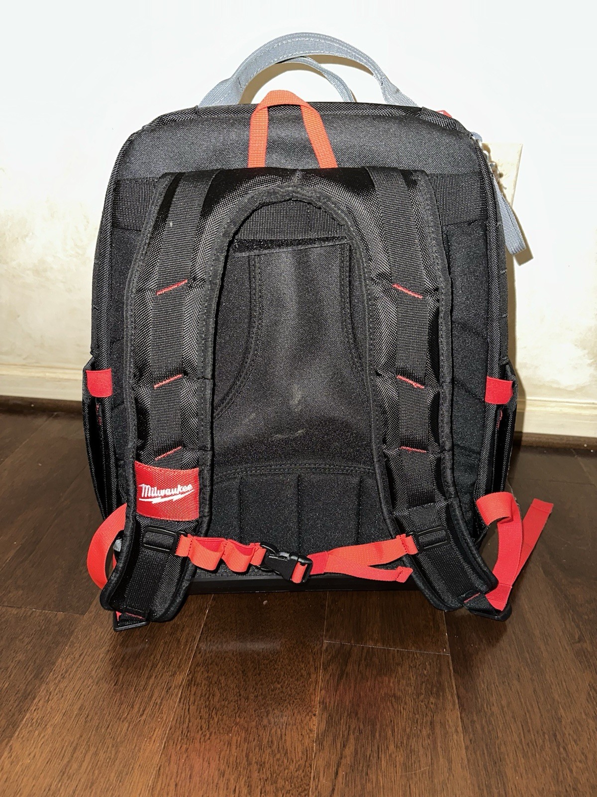Milwaukee PACKOUT Tool Backpack 48-22-8301 Impact Base Tear Resistant Large