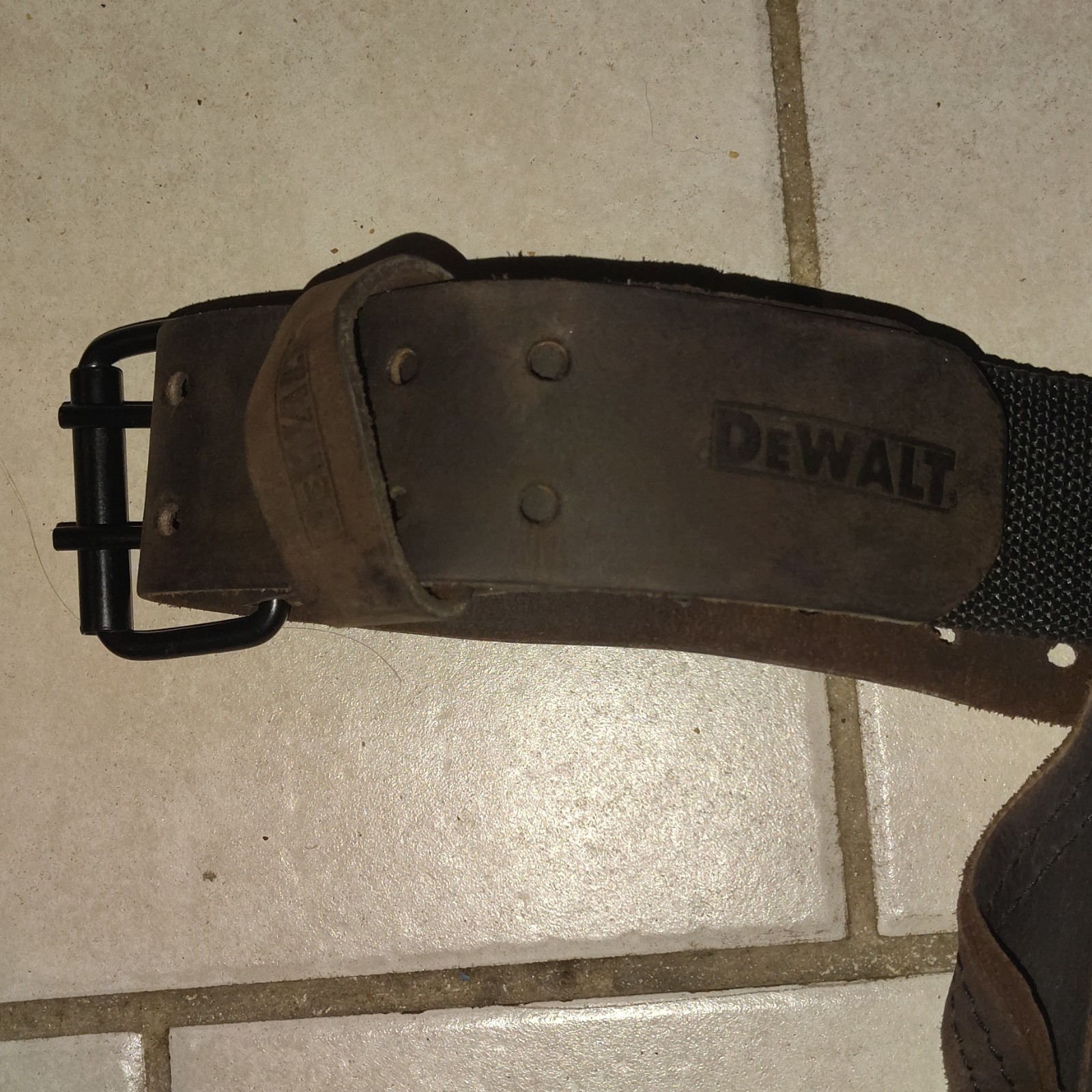 DEWALT Leather Tool Belt with Pouches, Quick Release Buckle, Brown/Black