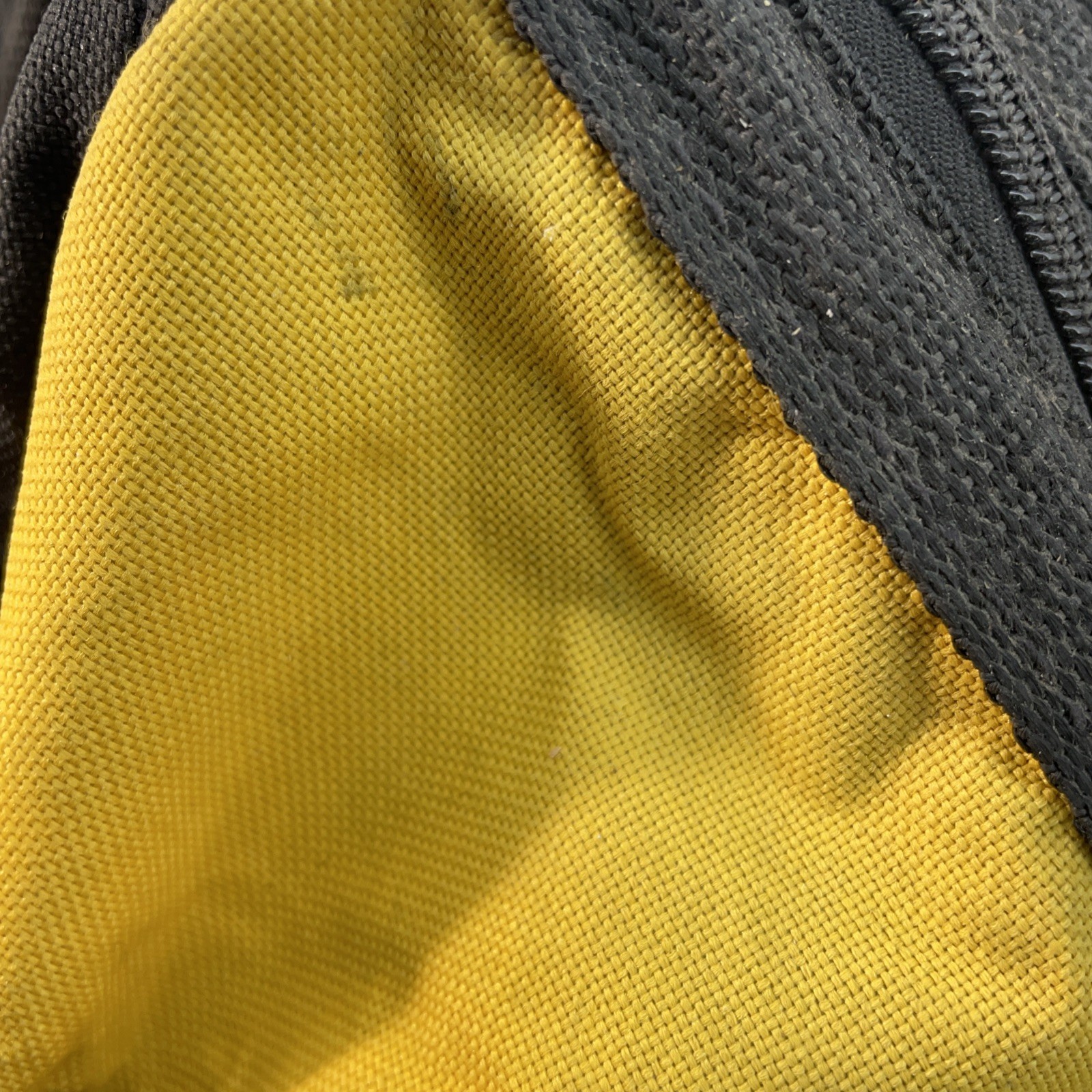 Dewalt Tool Bag Heavy Duty 624807–01 (Zipper issues￼ see Description ) Used ￼