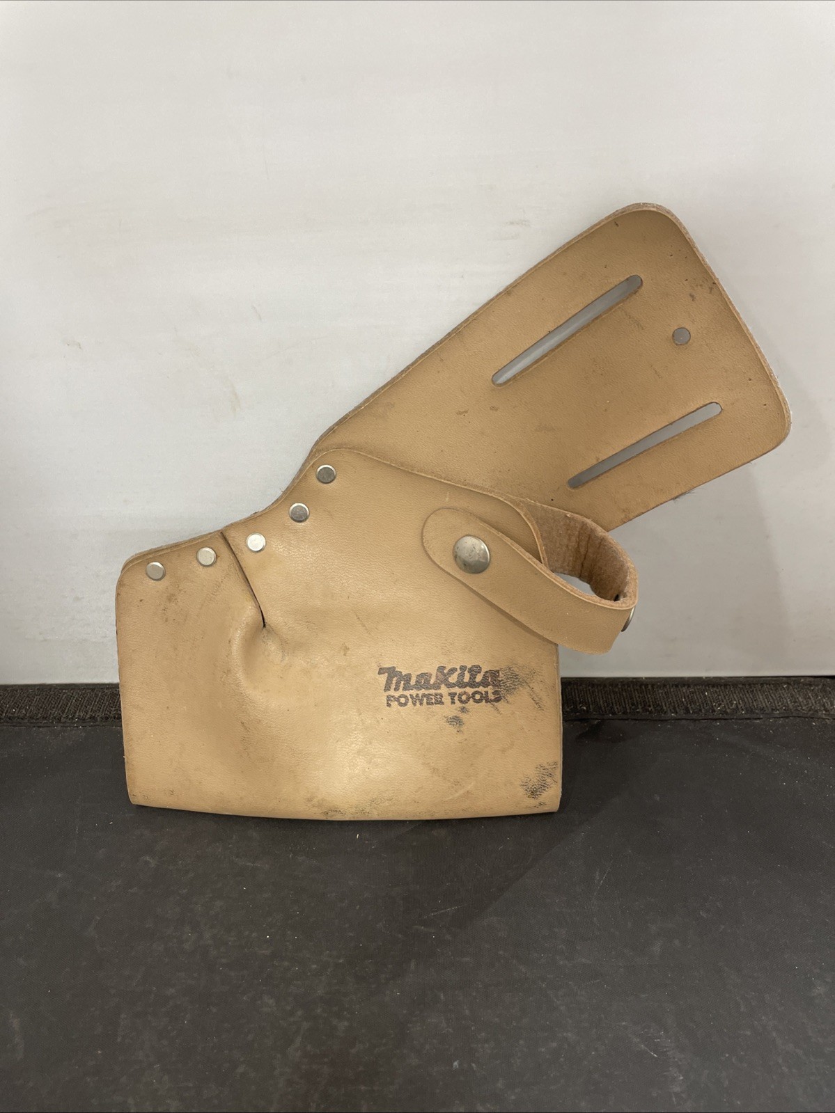 Makita Leather Tool Belt Pouch, Beige – Pre-Owned