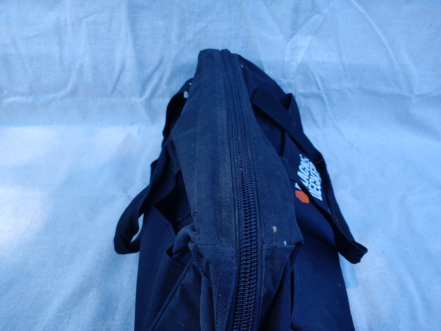 Black & Decker Vintage Tool Zip Up Travel Bag, 18” X 8” X 8.5″ Sturdy Very Good