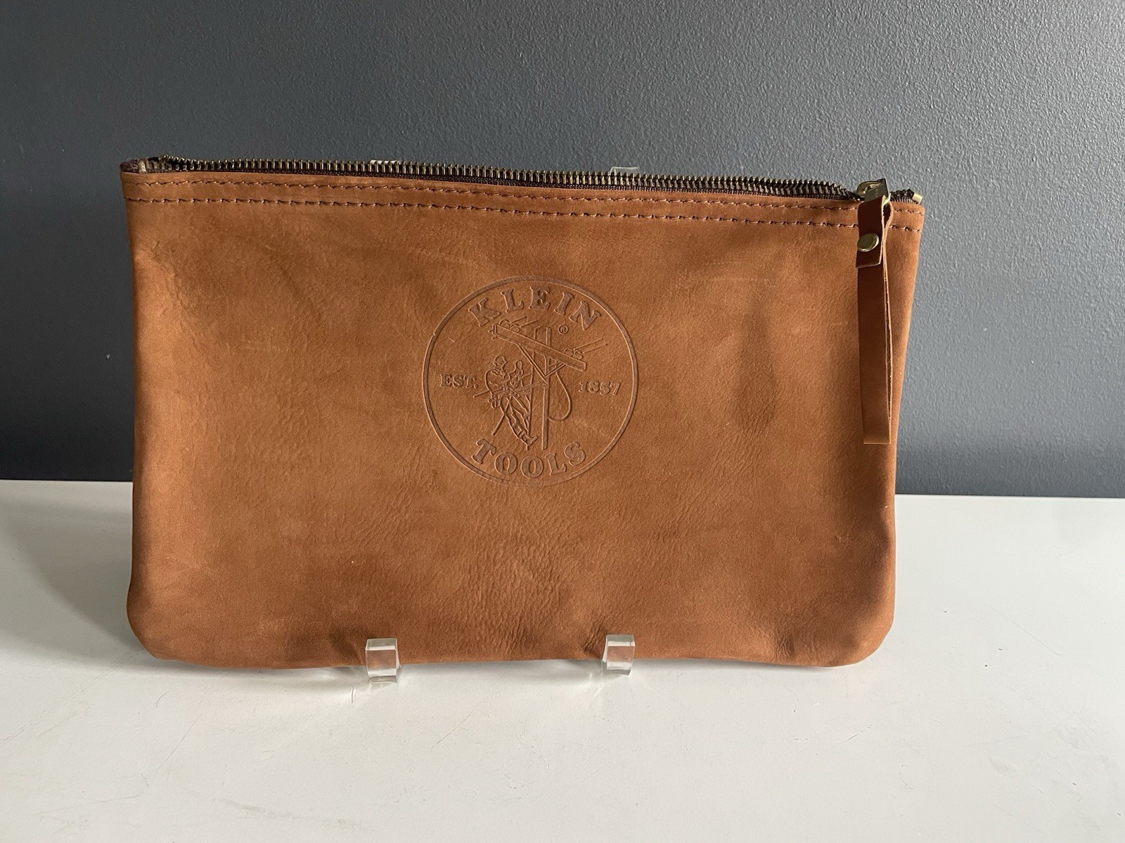 Klein Tools 5139L 12-1/2-Inch Top-Grain Leather Zipper Bag