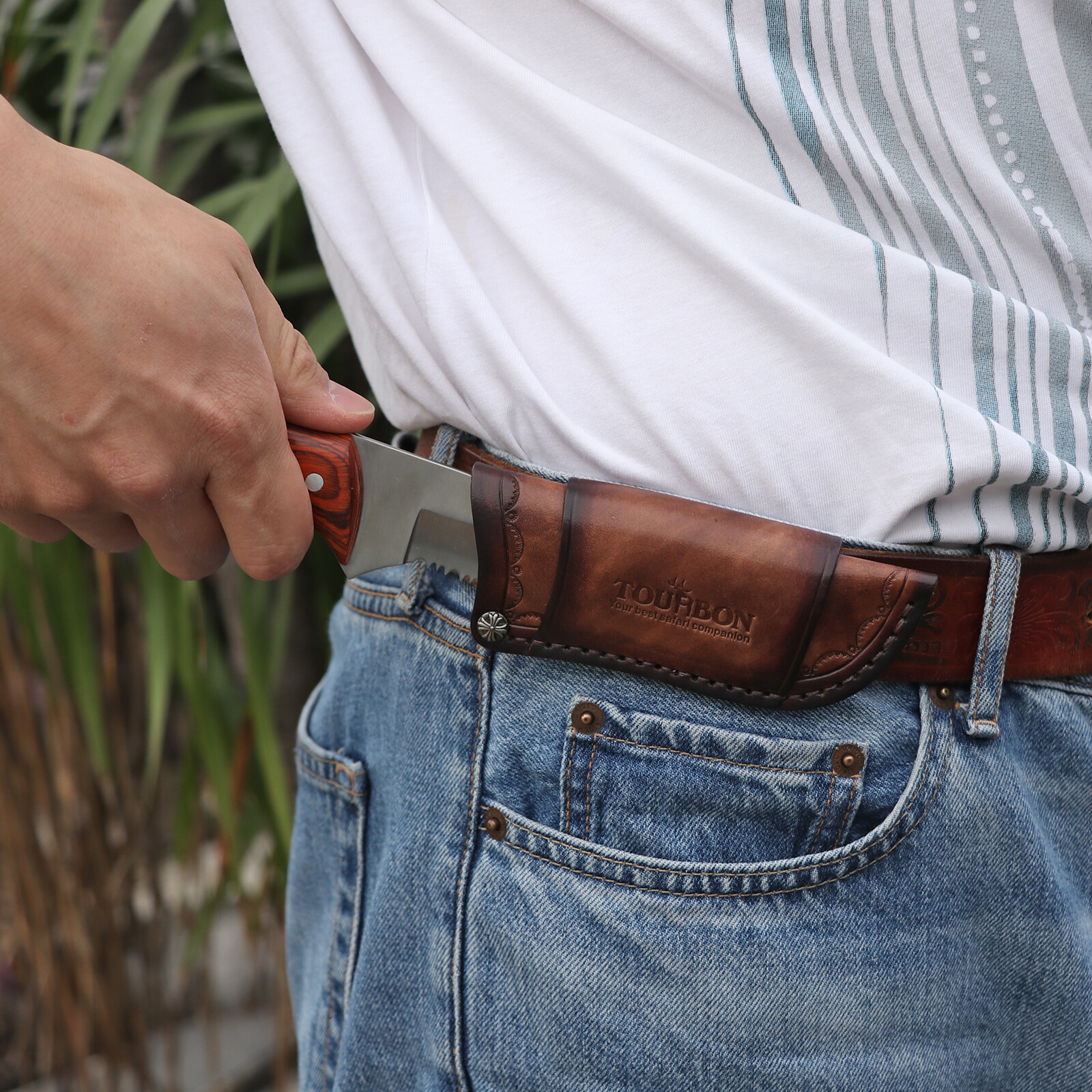 Leather Knife Sheath for Fixed Blade Knives – Belt-Mounted Storage Pocket Case