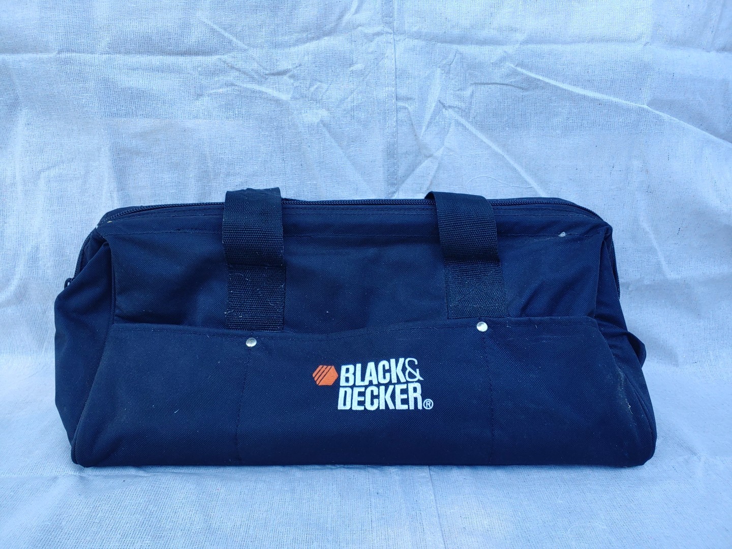 Black & Decker Vintage Tool Zip Up Travel Bag, 18” X 8” X 8.5″ Sturdy Very Good