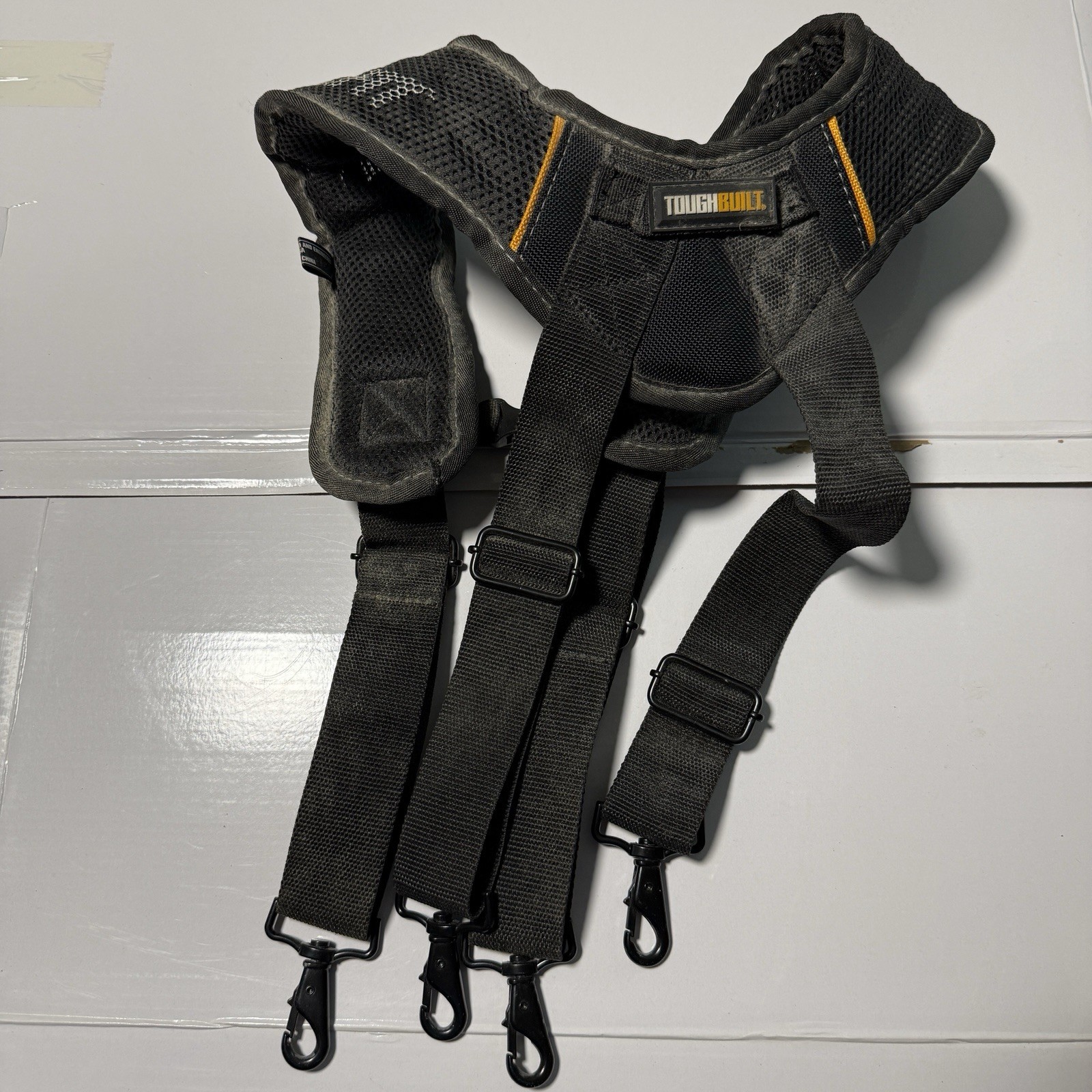 Toughbuilt Belt, Suspenders, 1 Large Pouch With Kickstand And 1 Smaller Pouch