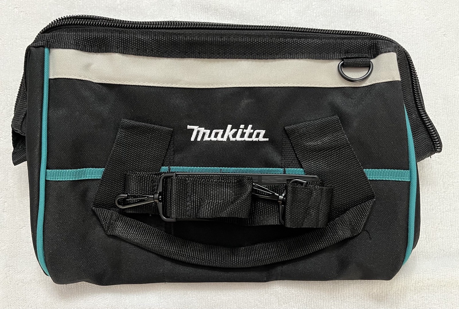 New Makita 14” XGT Contractors Tool Bag 14” x 9” x 11” W/ 5 Outside Pockets