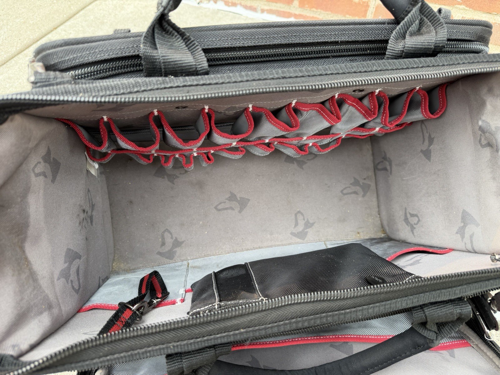 Husky 18″ Large-Mouth Tool Bag With Tool Wall Heavy-Duty Multi-Pocket Organizer